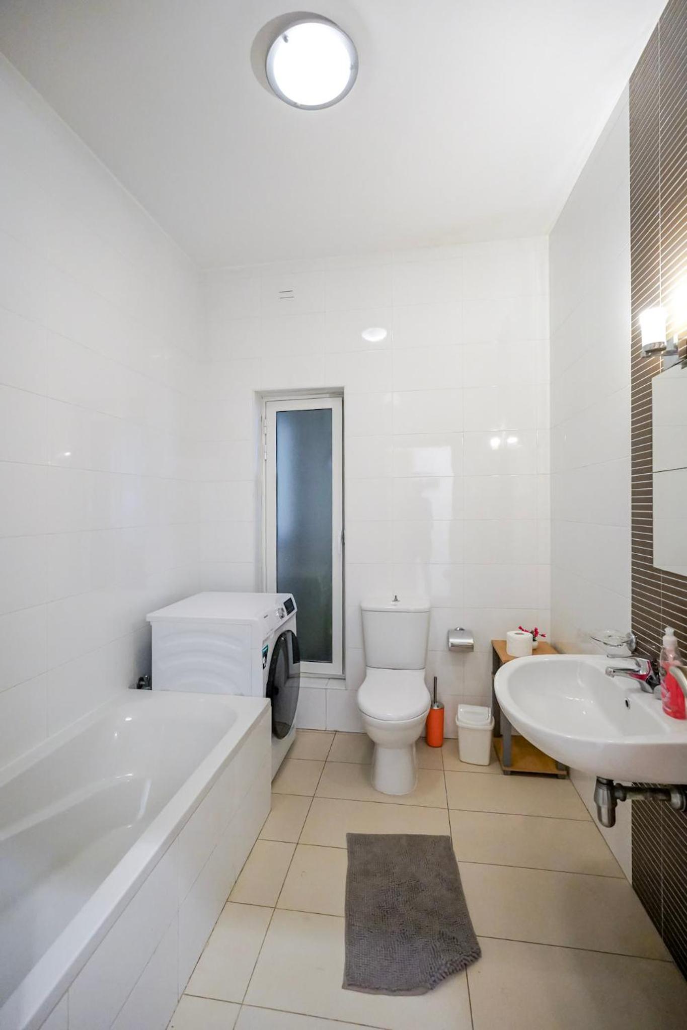 Spacious Seafront 3-Bedroom Apartment in Sliema SV 3