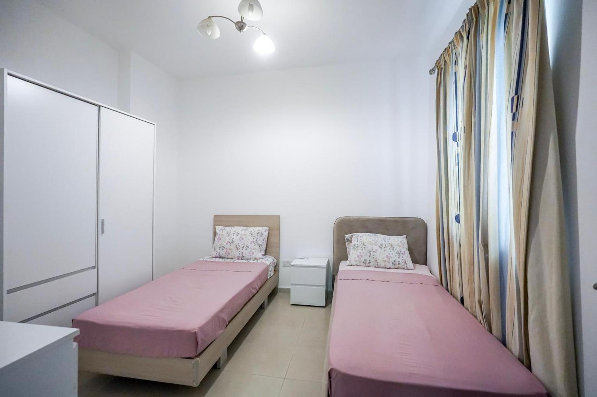 Spacious Seafront 3-Bedroom Apartment in Sliema SV 3