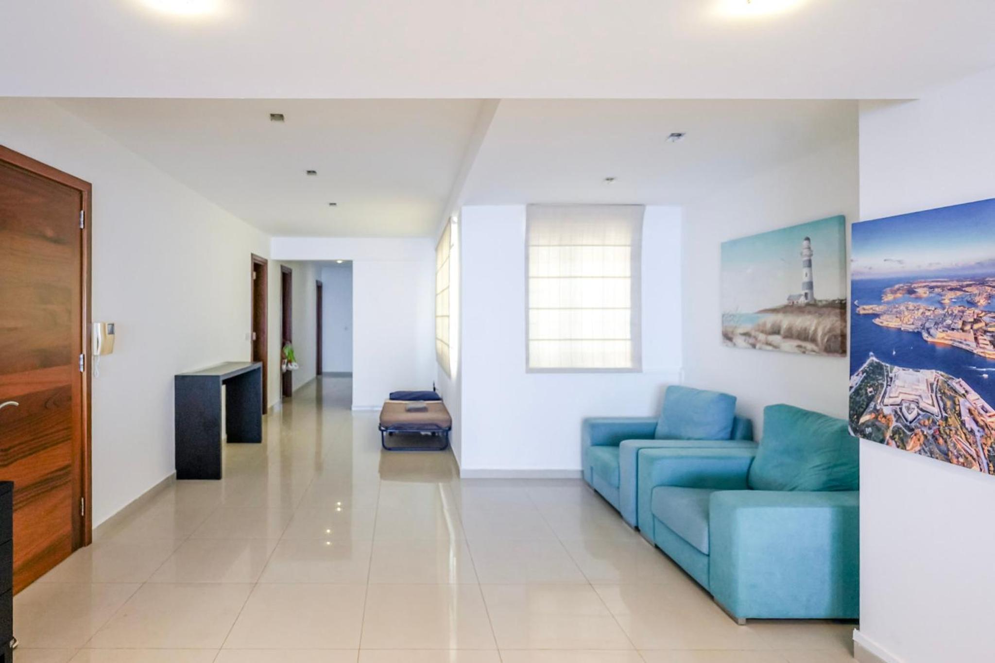 Spacious Seafront 3-Bedroom Apartment in Sliema SV 3