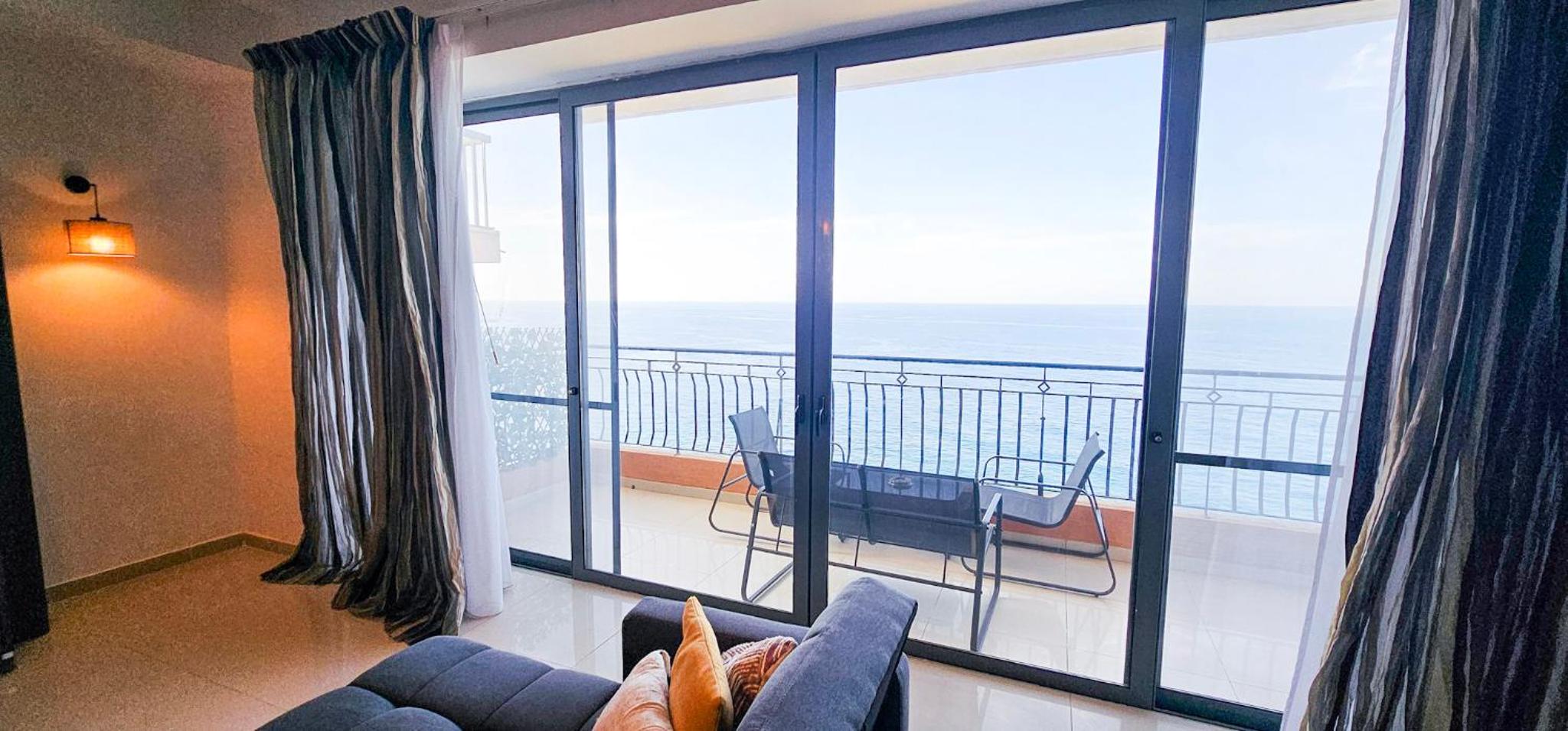 Spacious Seafront 3-Bedroom Apartment in Sliema SV 3
