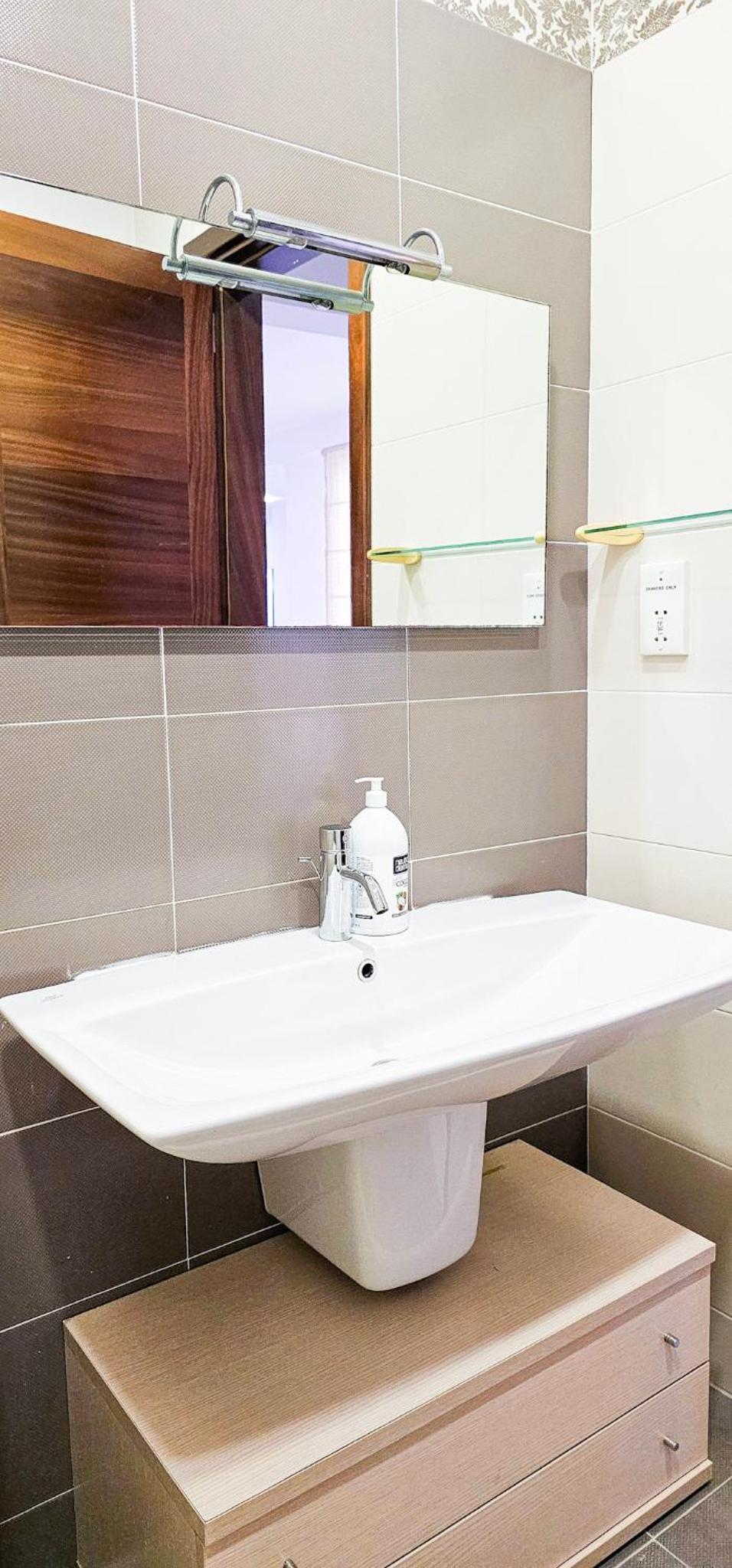 Spacious Seafront 3-Bedroom Apartment in Sliema SV 3