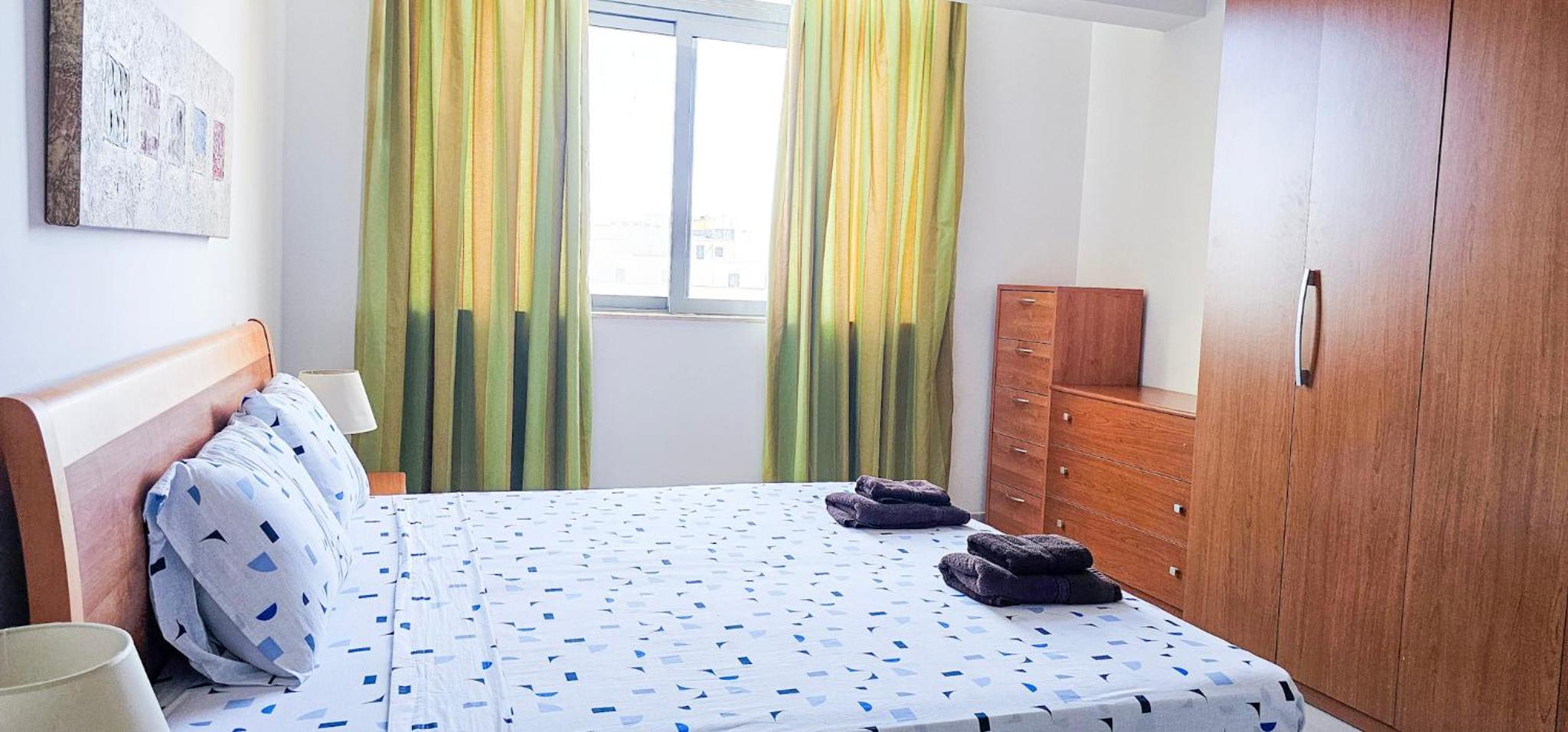 Spacious Seafront 3-Bedroom Apartment in Sliema SV 3