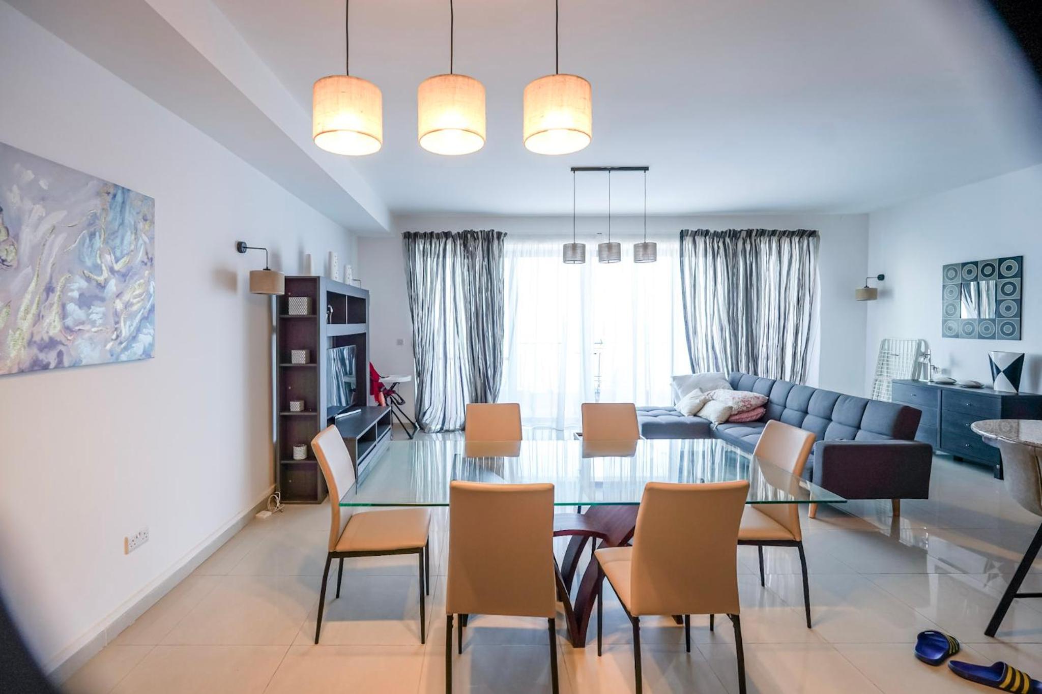 Spacious Seafront 3-Bedroom Apartment in Sliema SV 3