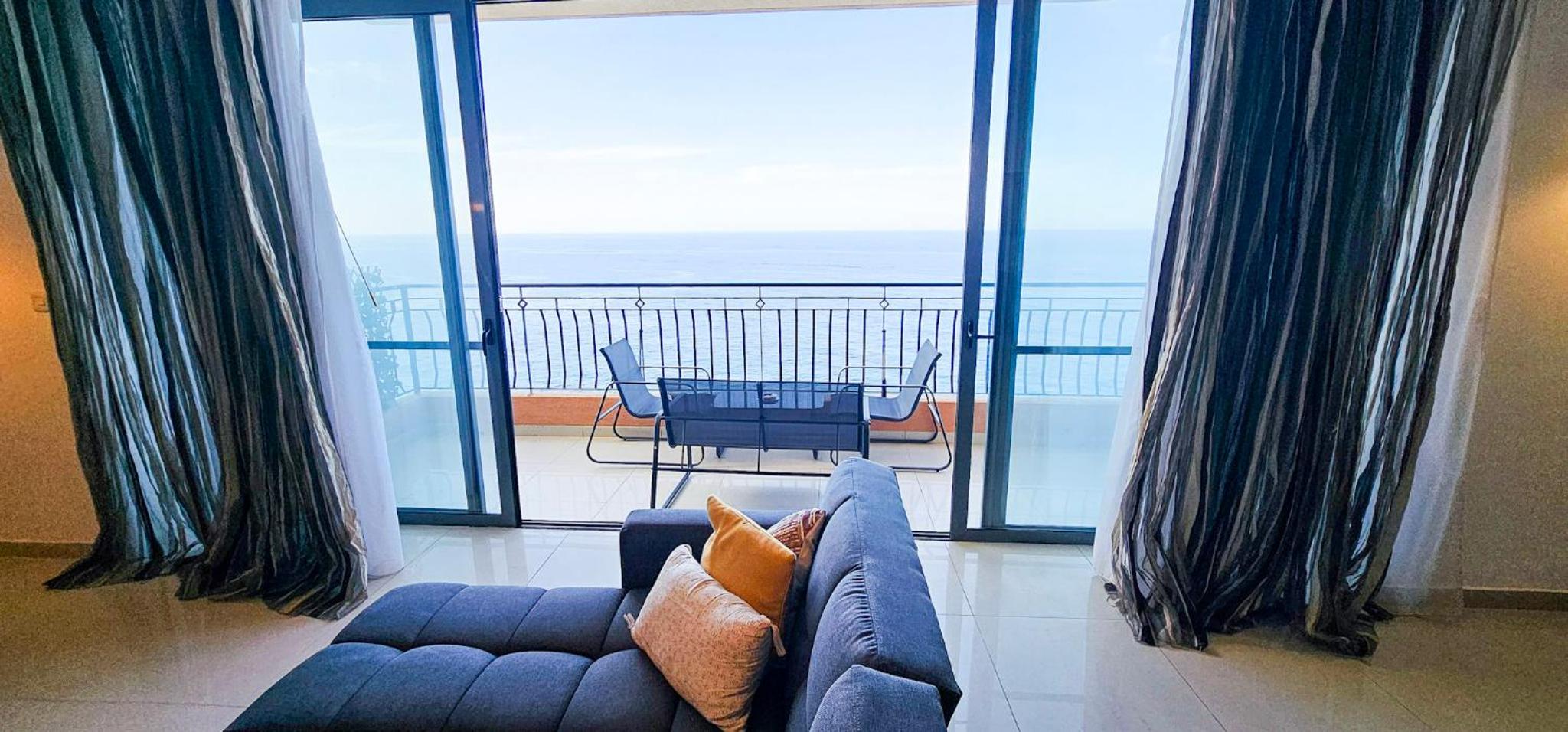 Spacious Seafront 3-Bedroom Apartment in Sliema SV 3