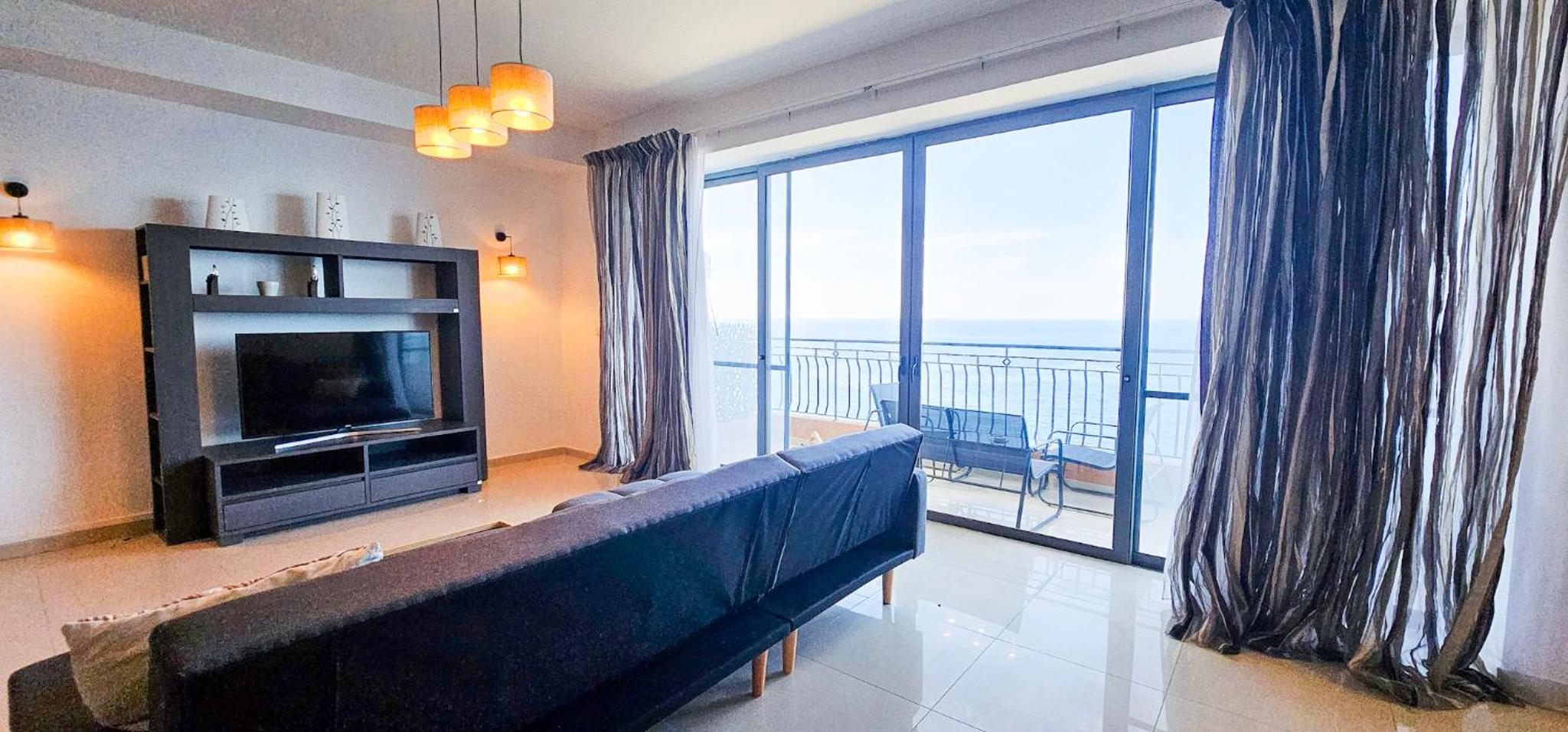 Spacious Seafront 3-Bedroom Apartment in Sliema SV 3