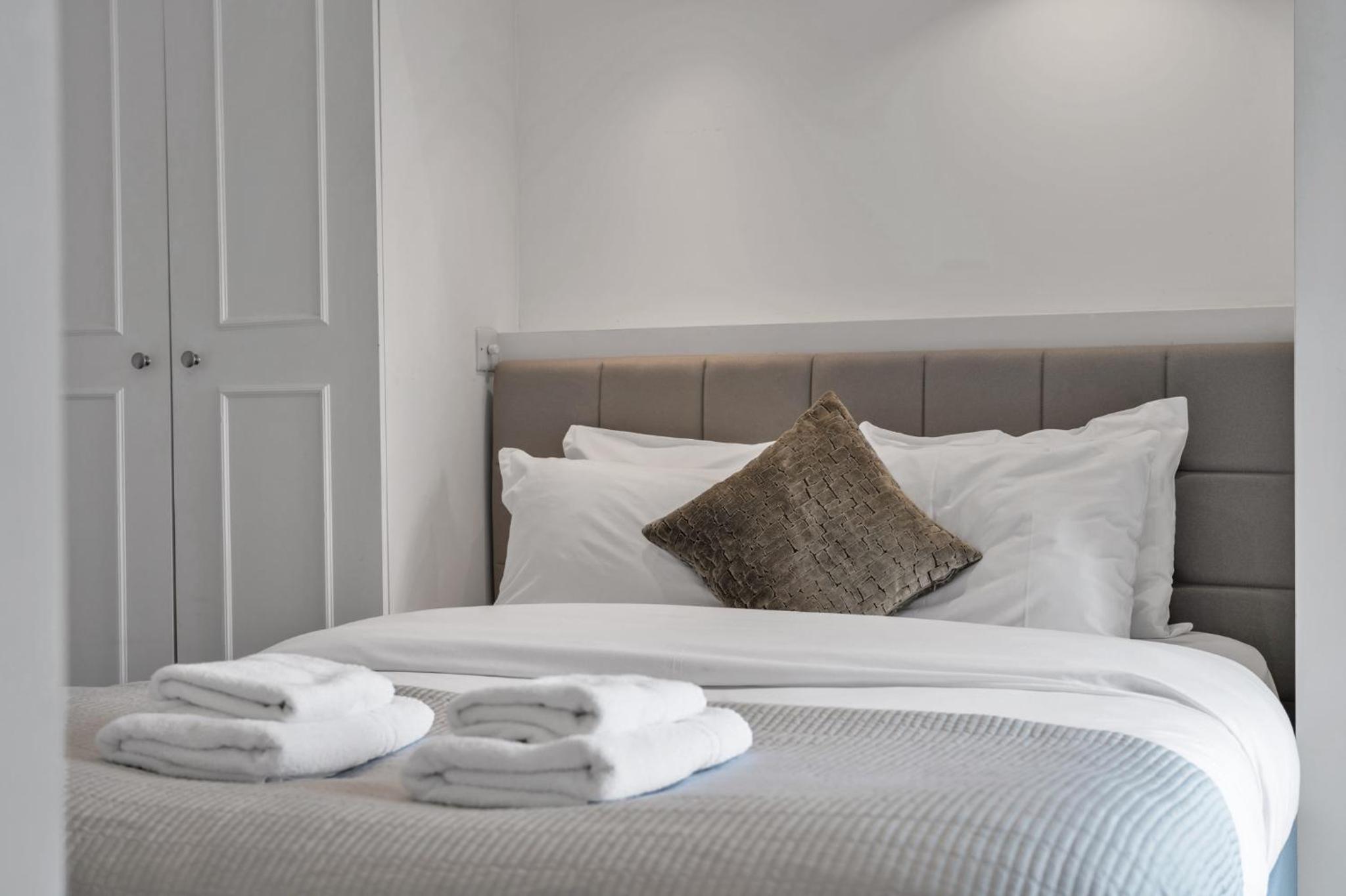 The Knightsbridge Suites