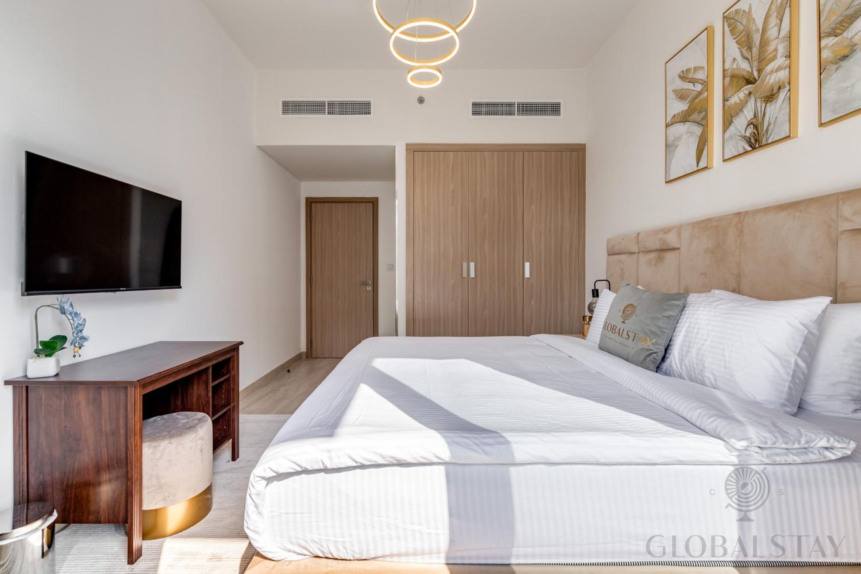 GlobalStay 1 Bedroom Apartment for 4 Guests Azizi Riviera 42 Dubai