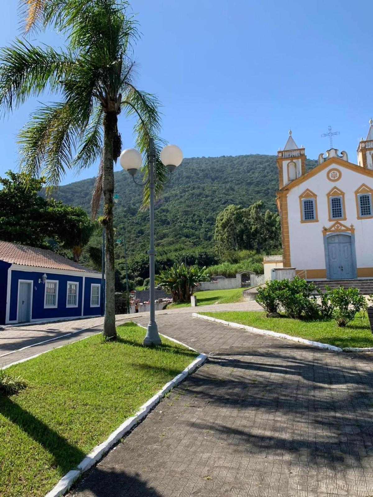 Apto perto Ingleses e Santinho RG7572