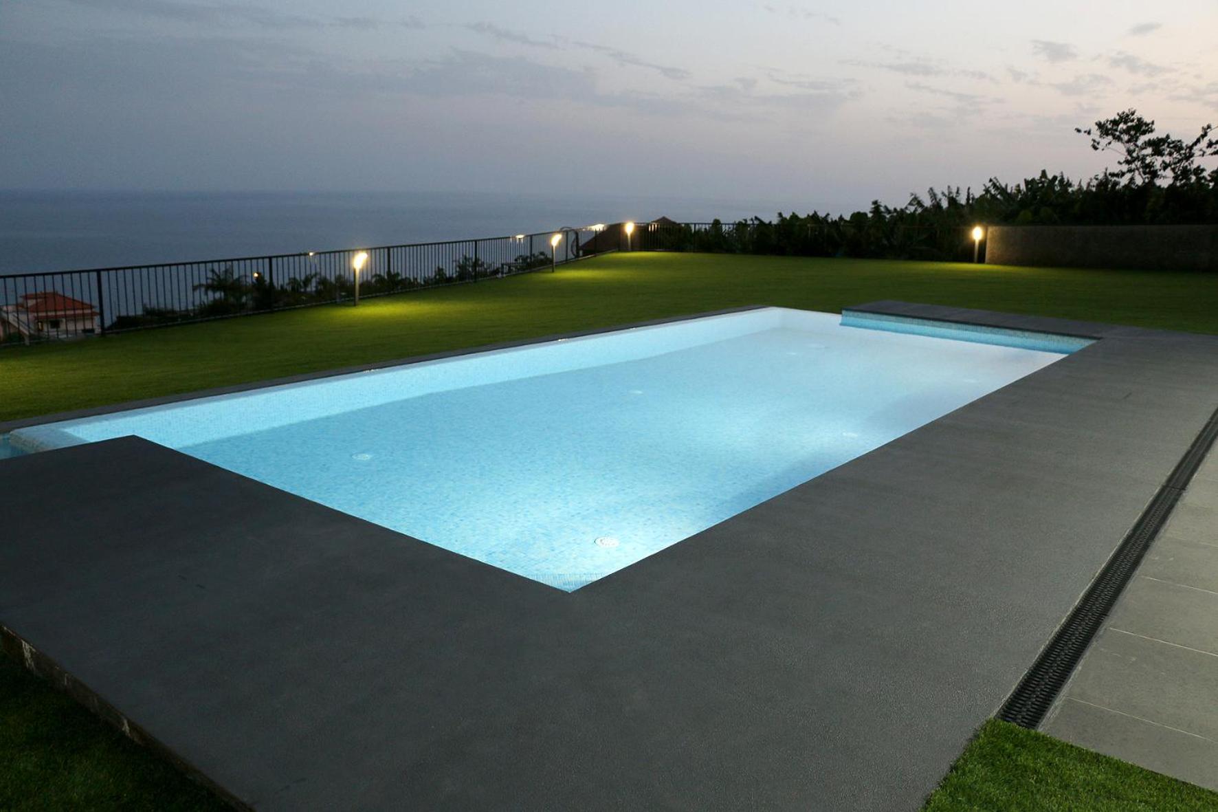 Luna Villa