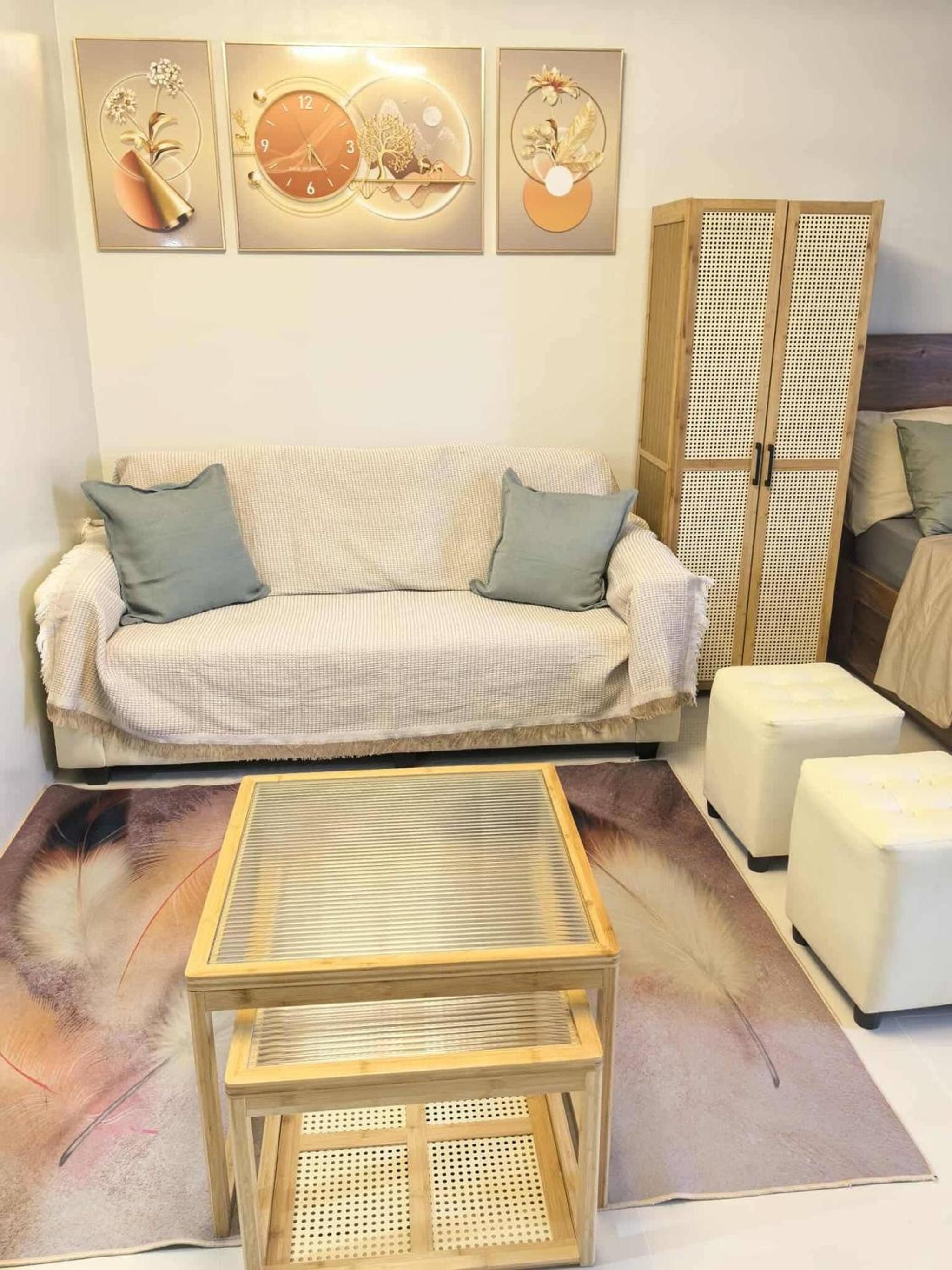 Cozy Studio with Balcony in Palawan Smart Lock, Near Airport, Netflix, Free Wifi