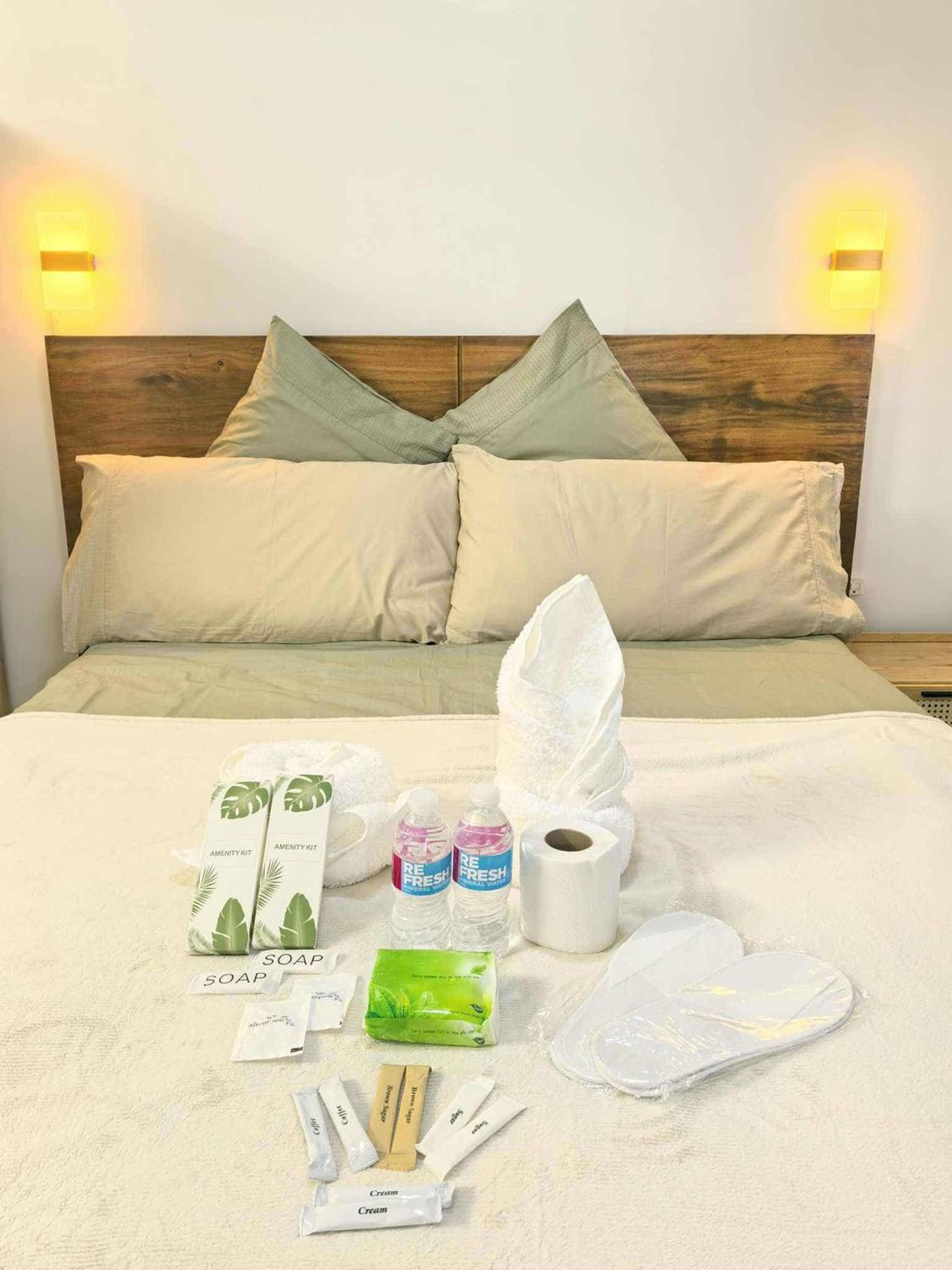 Cozy Studio with Balcony in Palawan Smart Lock, Near Airport, Netflix, Free Wifi