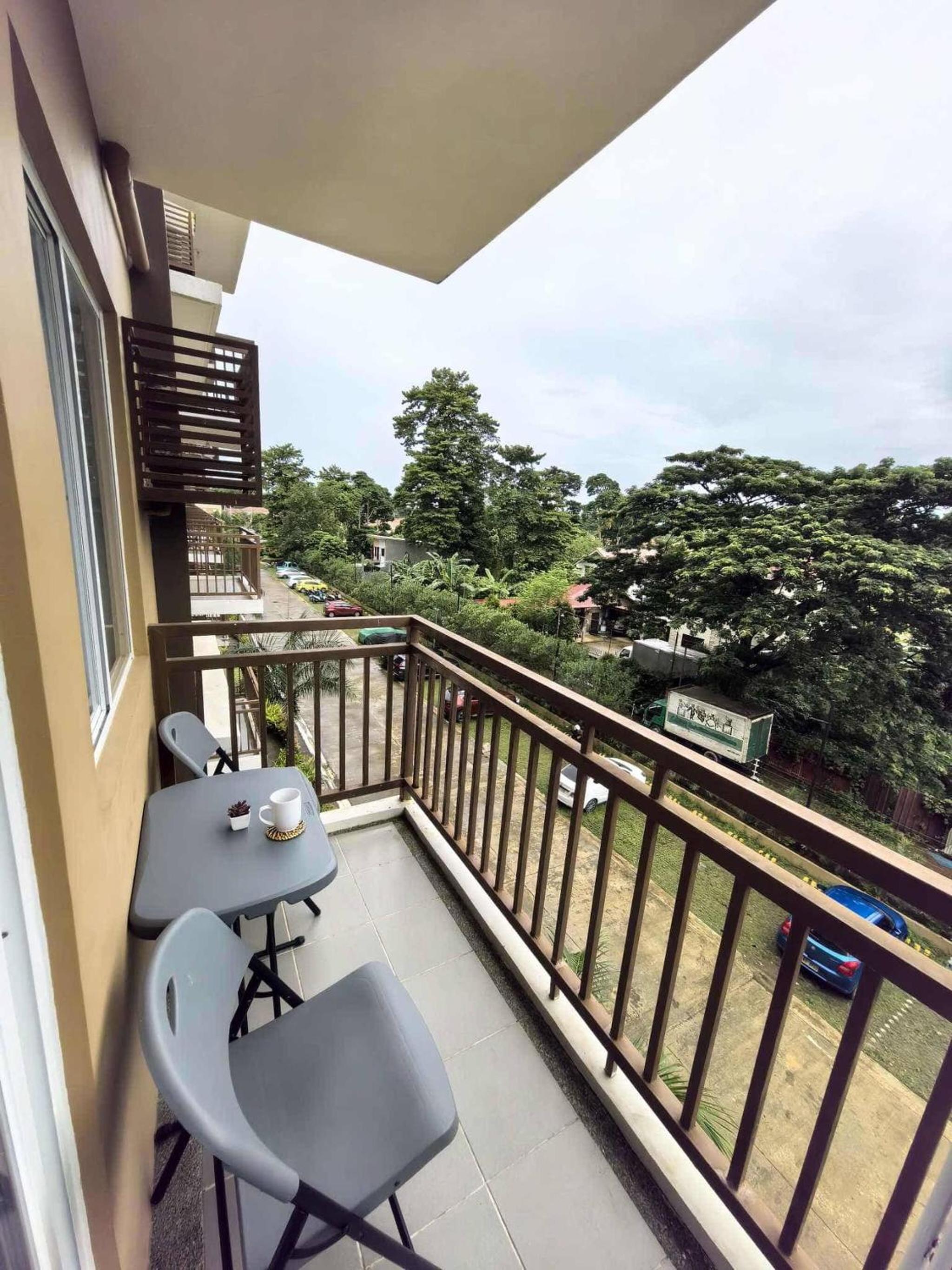 Cozy Studio with Balcony in Palawan Smart Lock, Near Airport, Netflix, Free Wifi