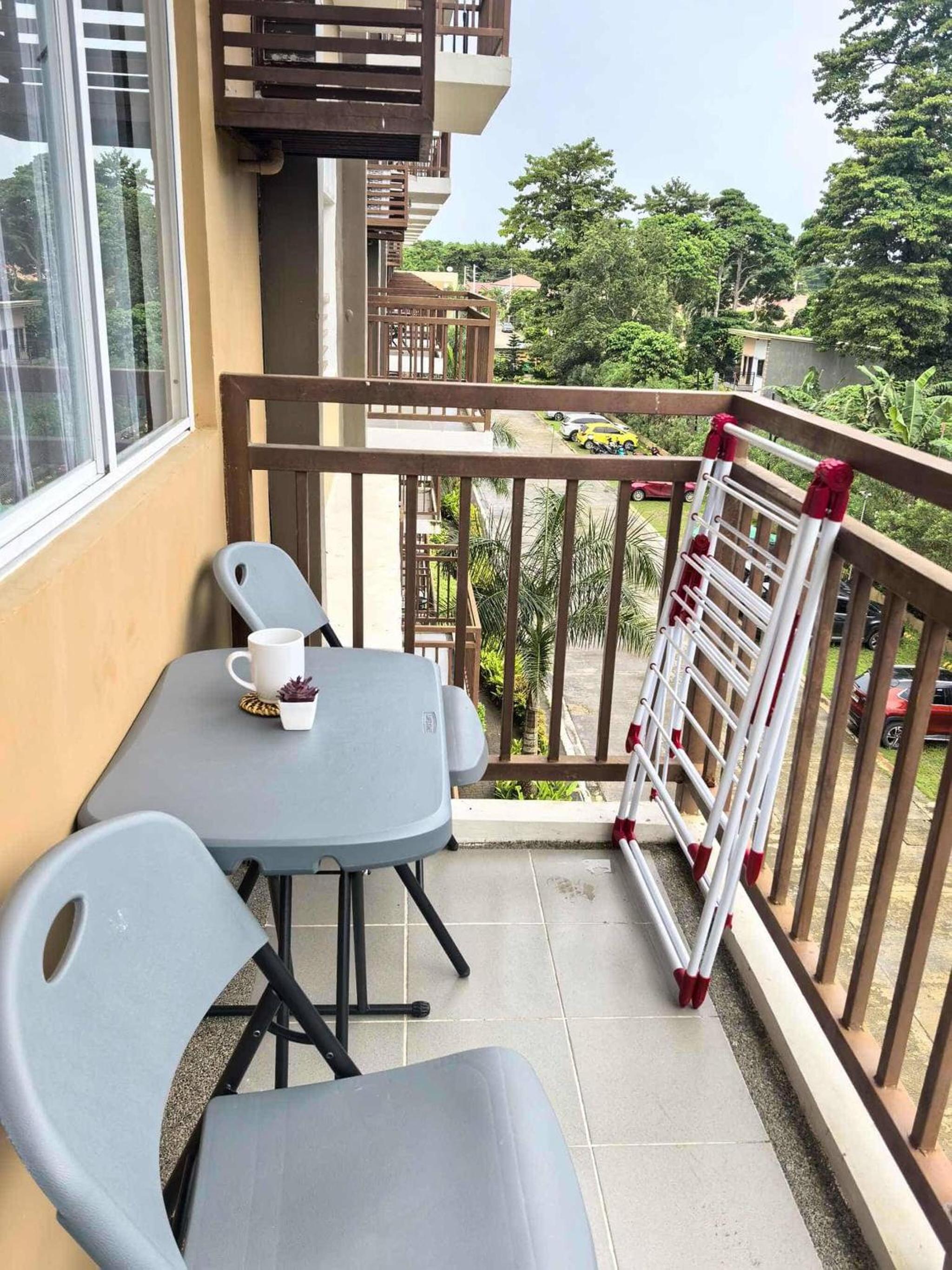 Cozy Studio with Balcony in Palawan Smart Lock, Near Airport, Netflix, Free Wifi
