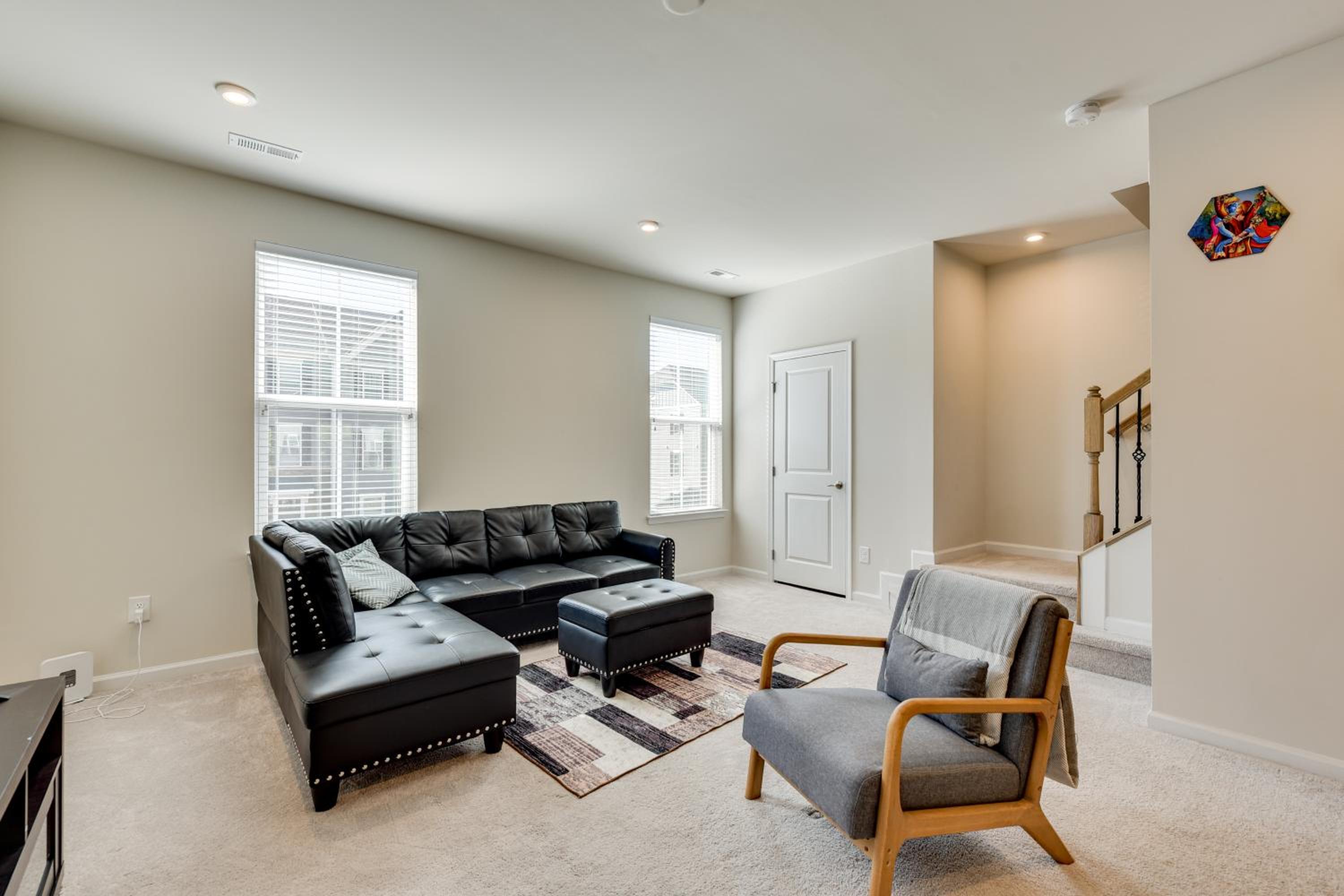 Room to Work and Relax! Spacious Unit Near Charlotte