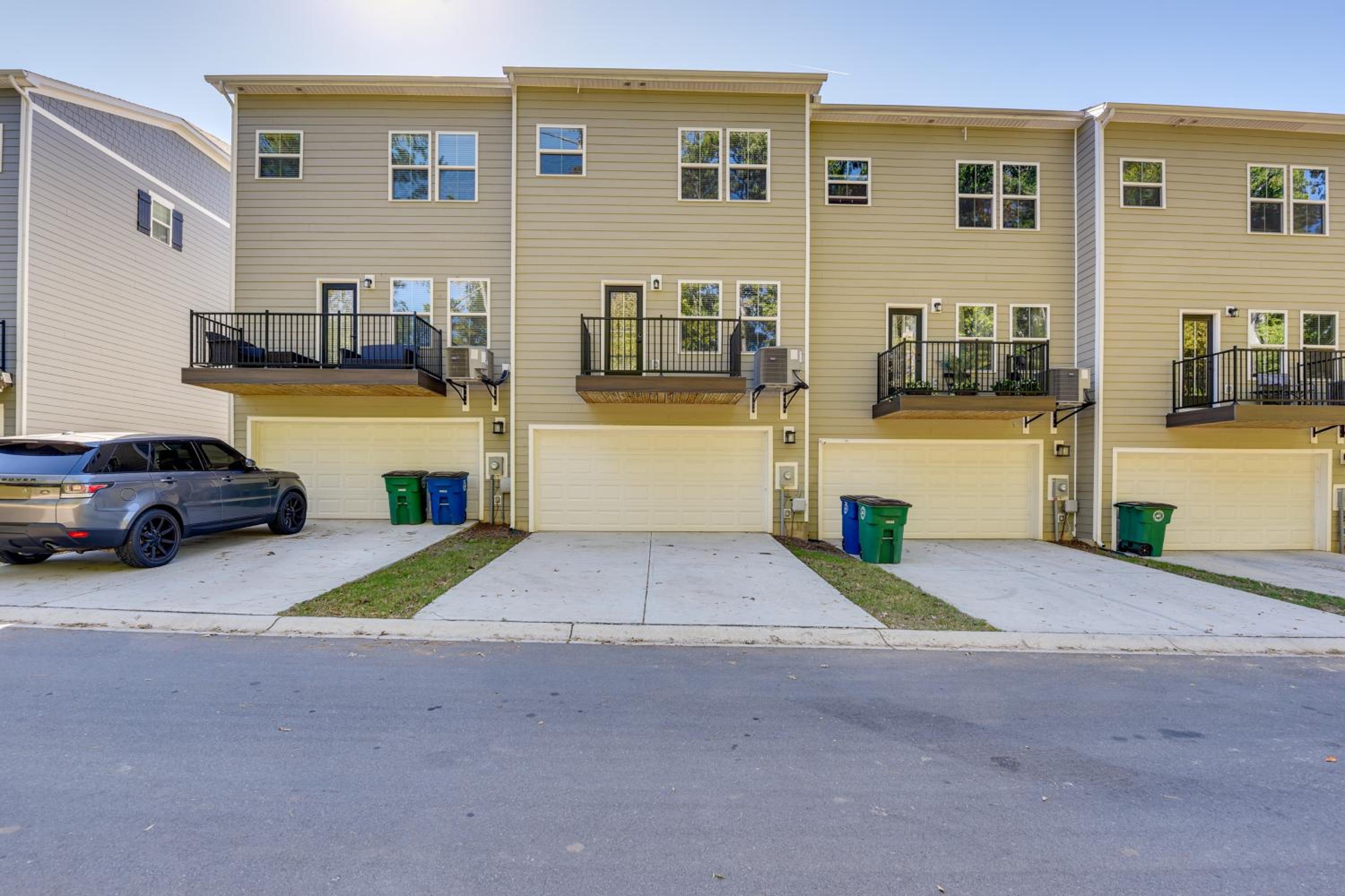 Room to Work and Relax! Spacious Unit Near Charlotte
