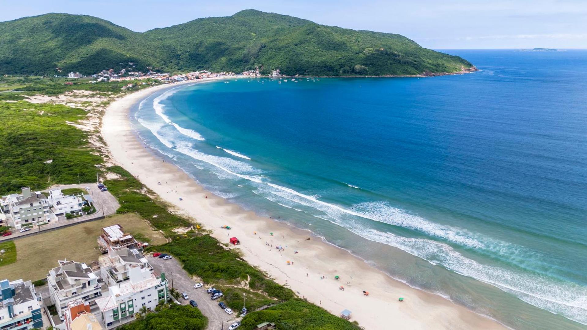 Apto confortável 2min da praia DY4845