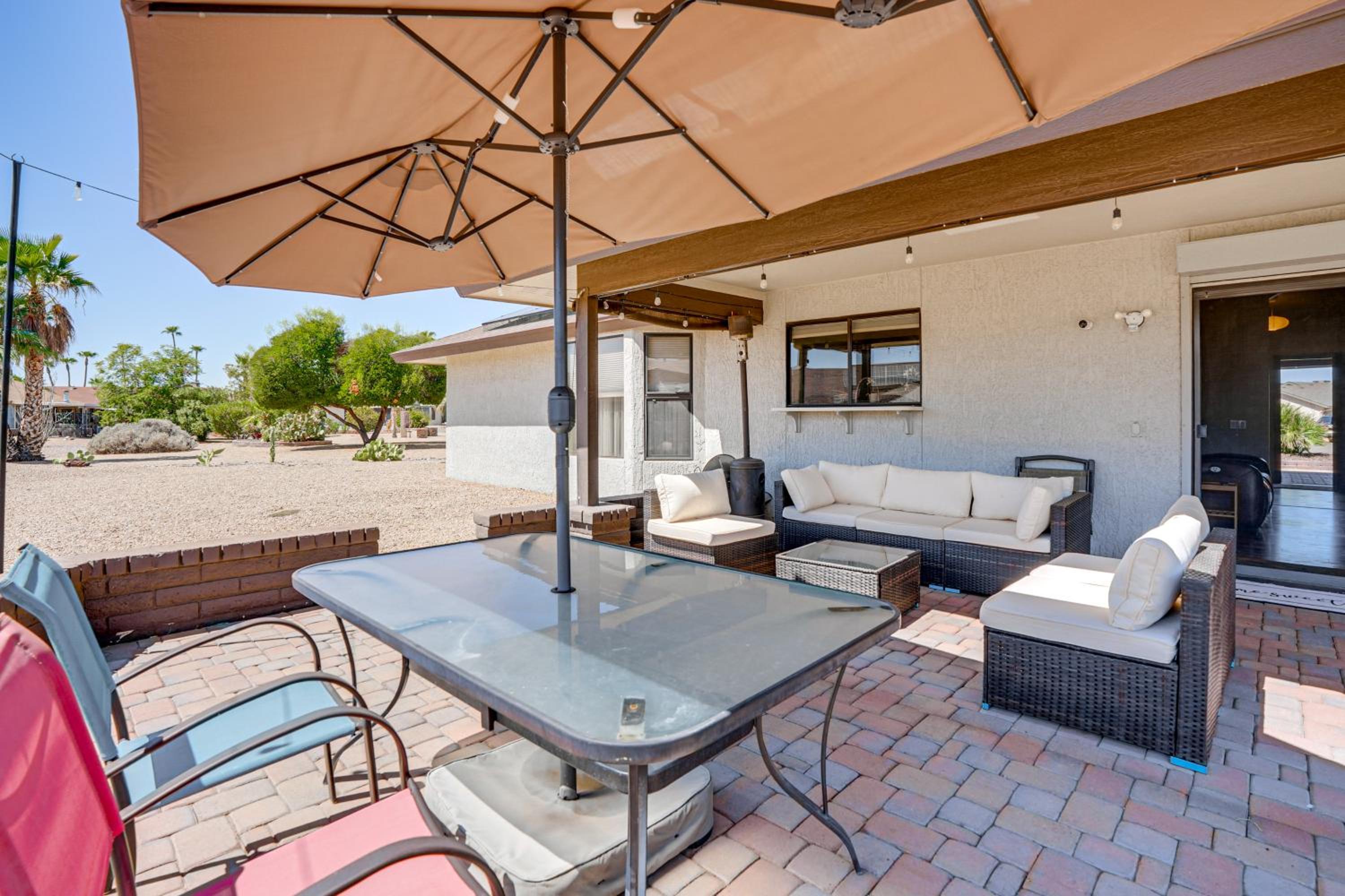 Families Welcome! Dog-Friendly Glendale Home