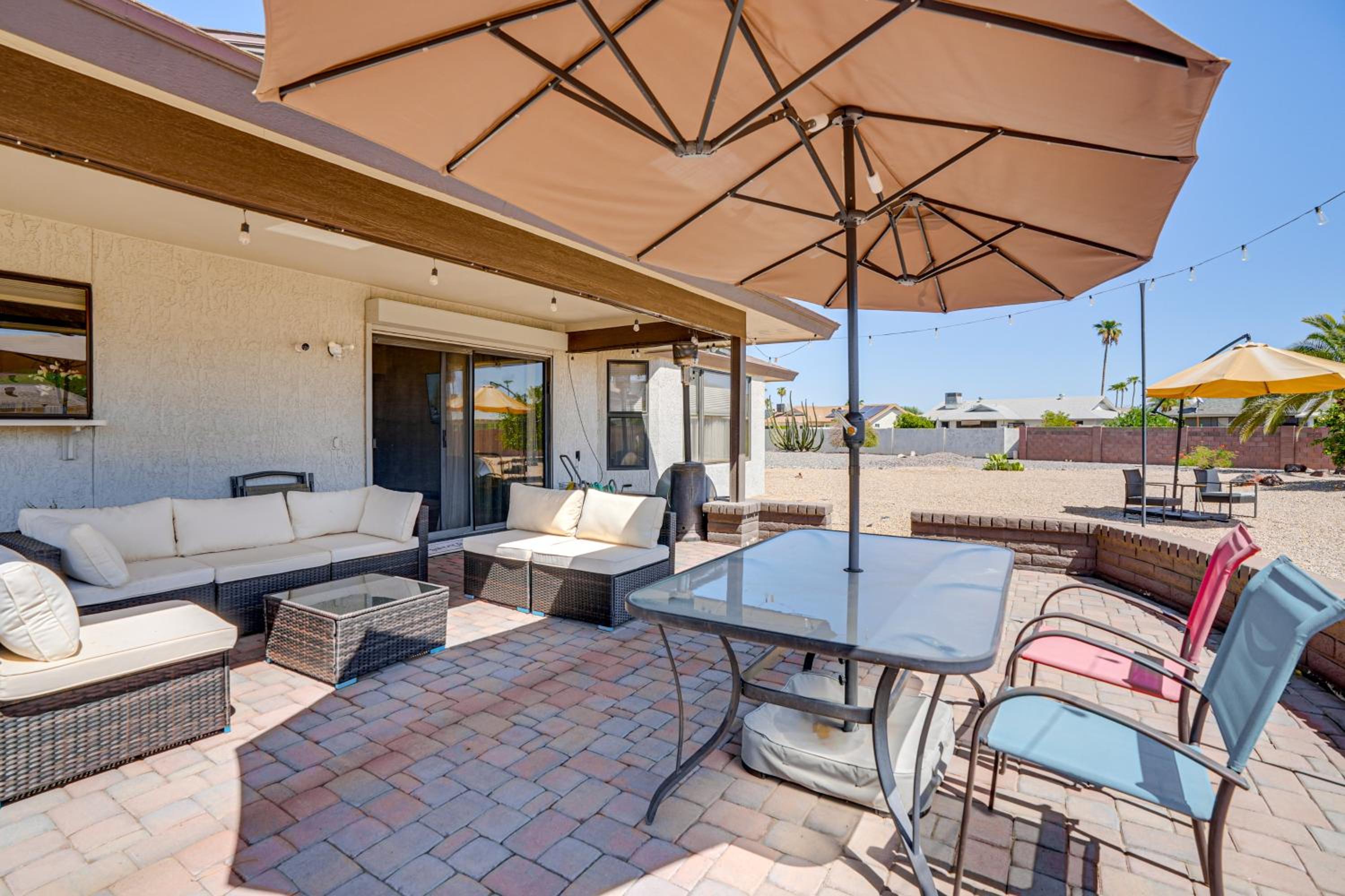 Families Welcome! Dog-Friendly Glendale Home
