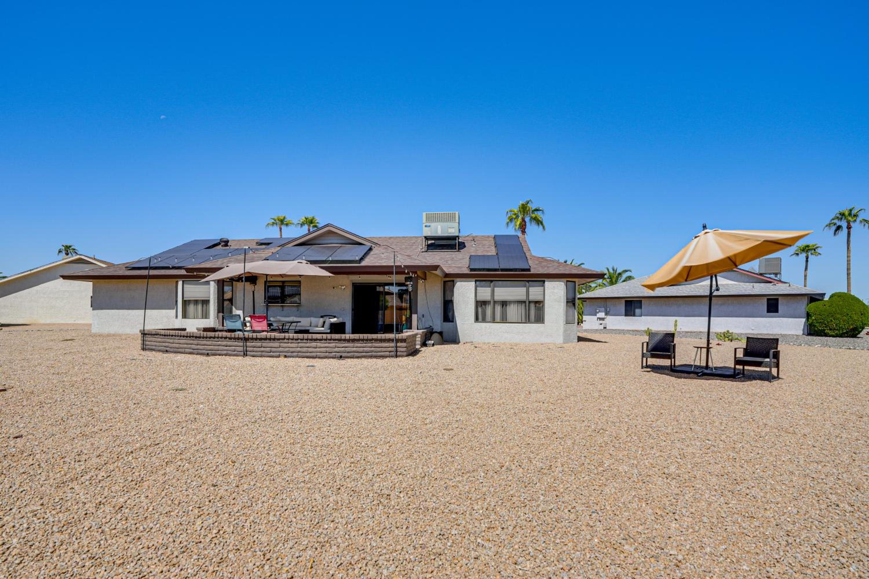 Families Welcome! Dog-Friendly Glendale Home