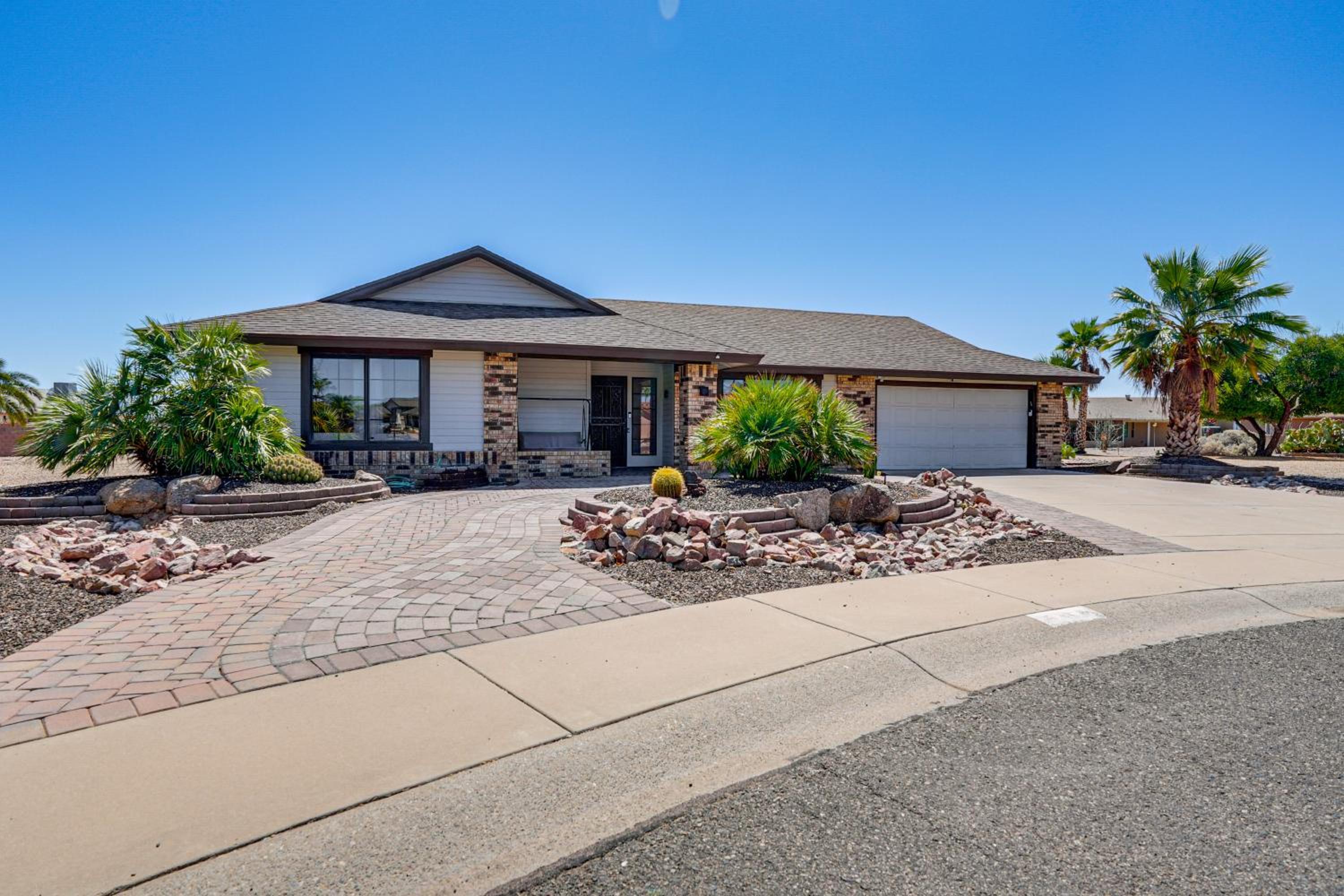 Families Welcome! Dog-Friendly Glendale Home