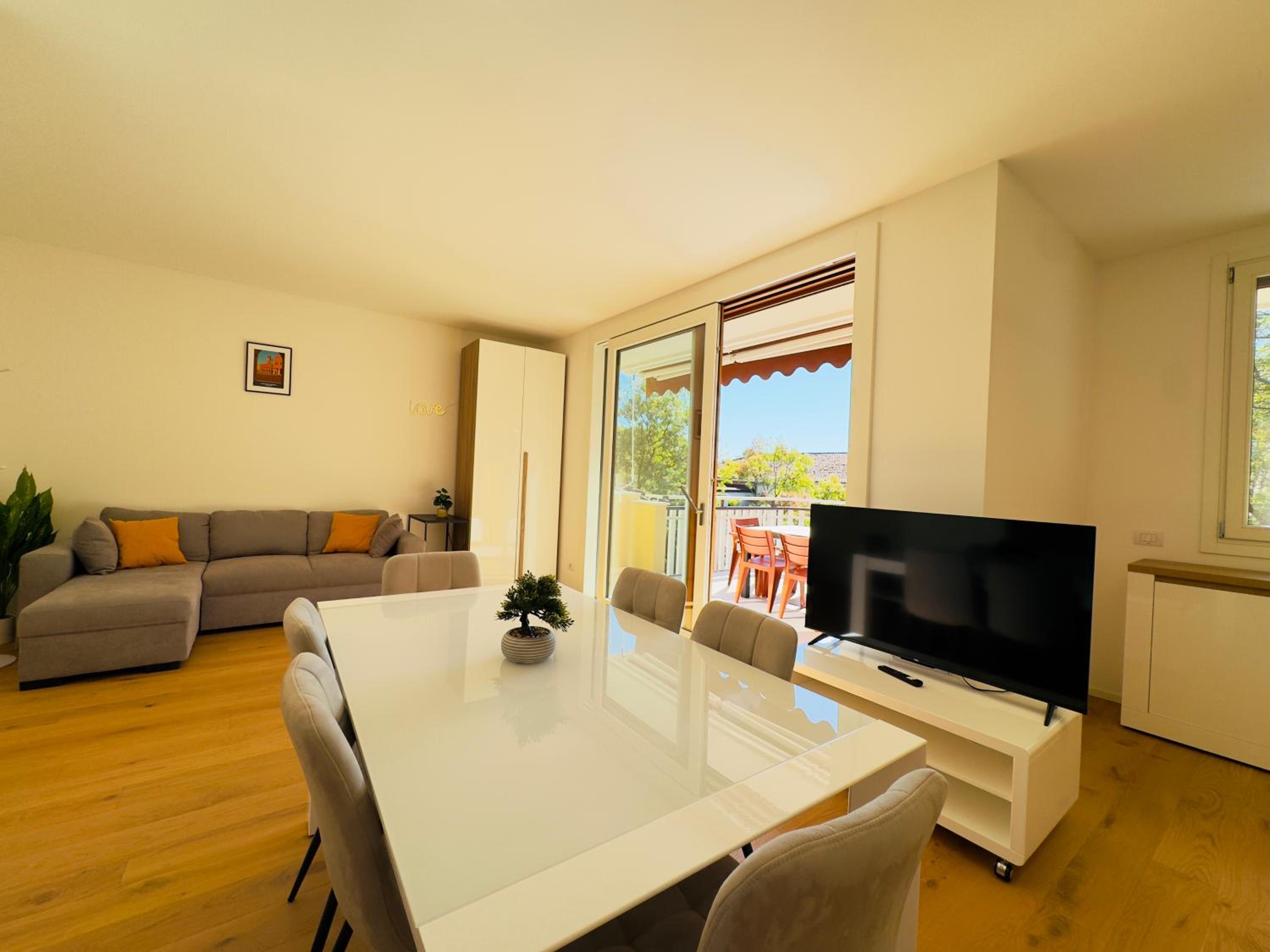 Modern penthouse in Treviso with terrace and garage