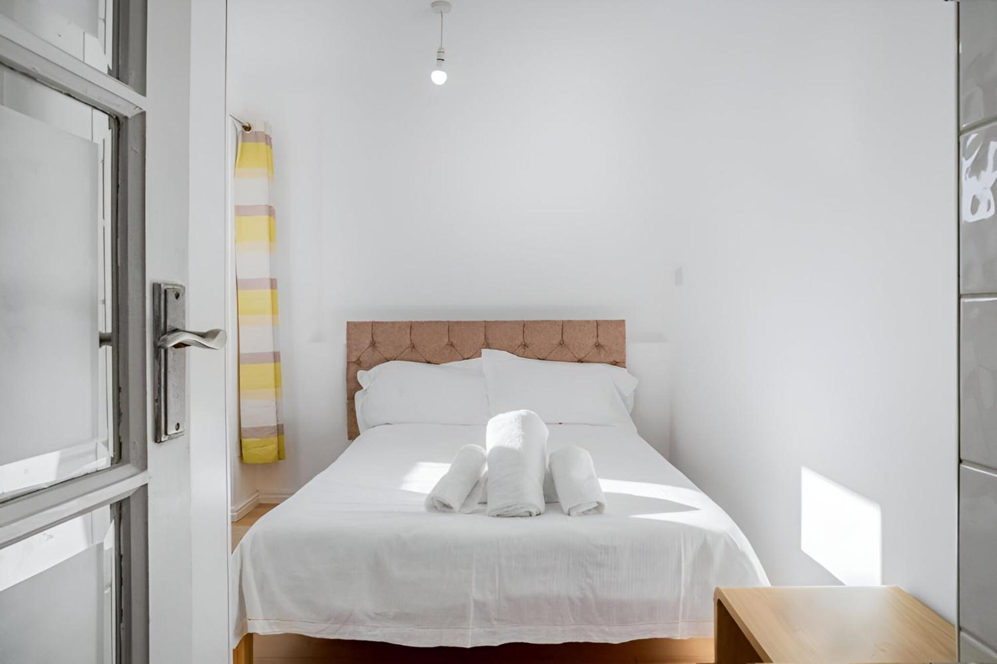 5-Bed House with Garden Near Warner Bros Studios