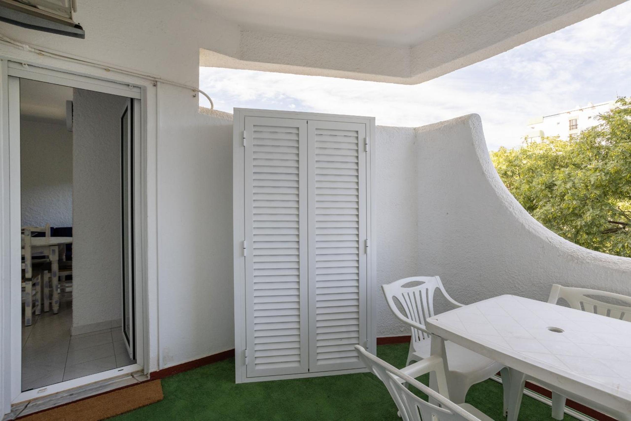Sun & Sea Flat in Quarteira - Cozy Apartment Close to the Beach, by Hopstays