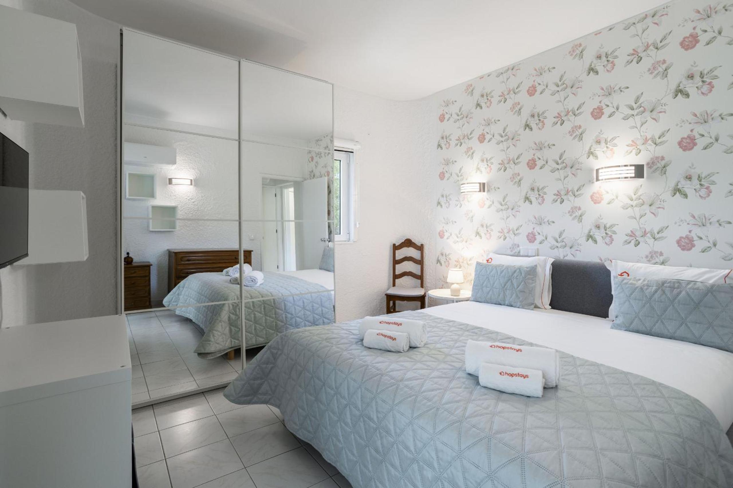 Sun & Sea Flat in Quarteira - Cozy Apartment Close to the Beach, by Hopstays