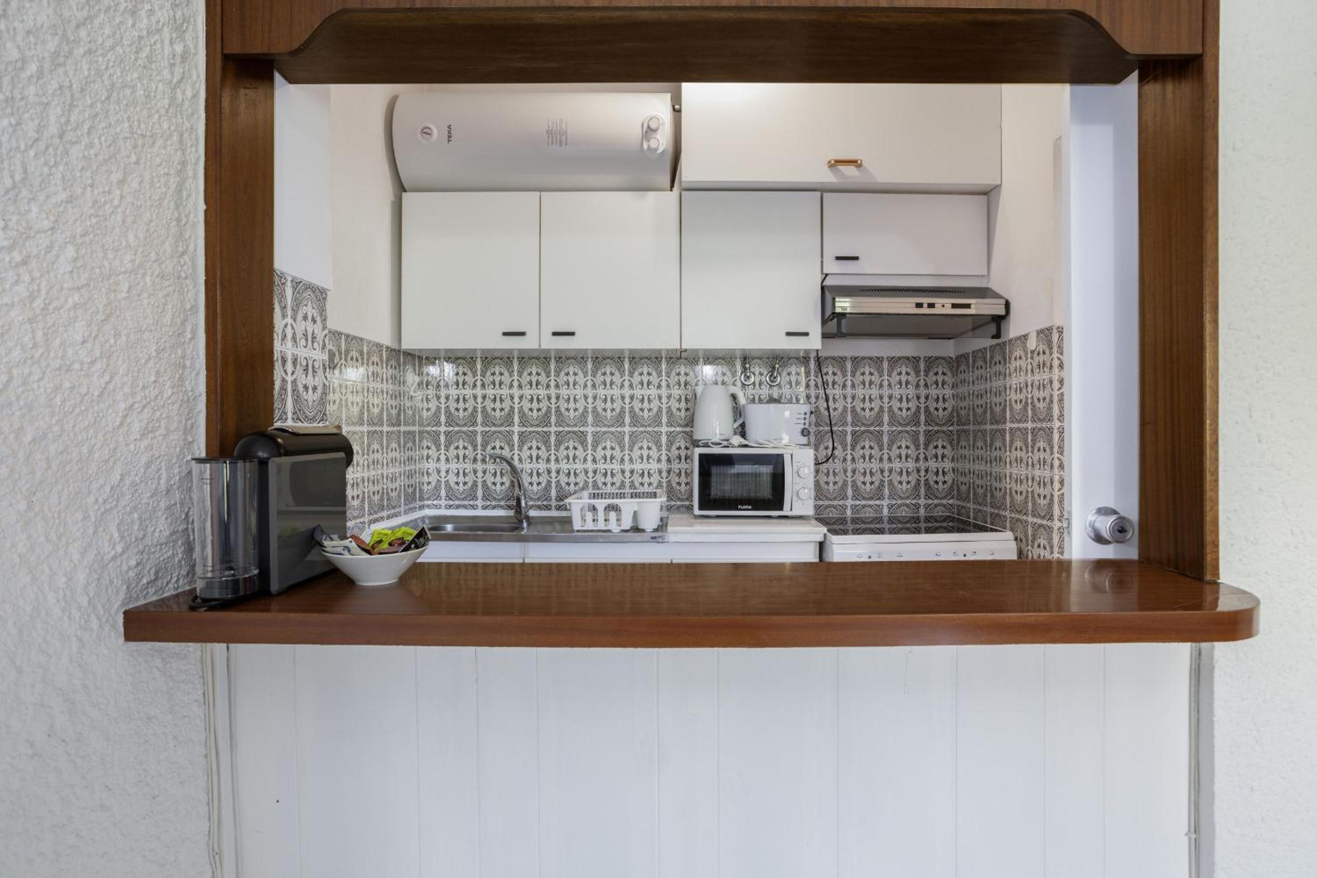 Sun & Sea Flat in Quarteira - Cozy Apartment Close to the Beach, by Hopstays