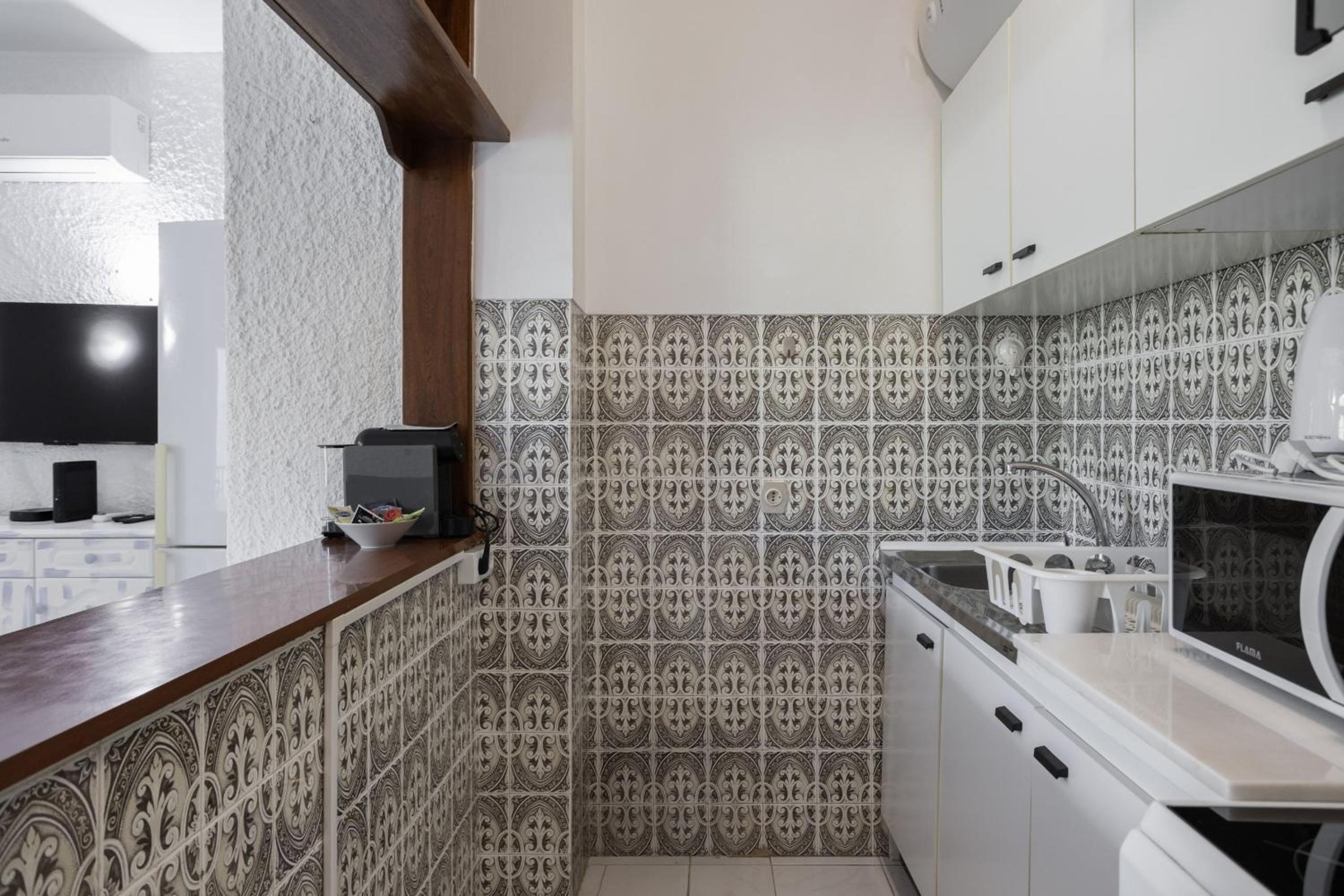 Sun & Sea Flat in Quarteira - Cozy Apartment Close to the Beach, by Hopstays