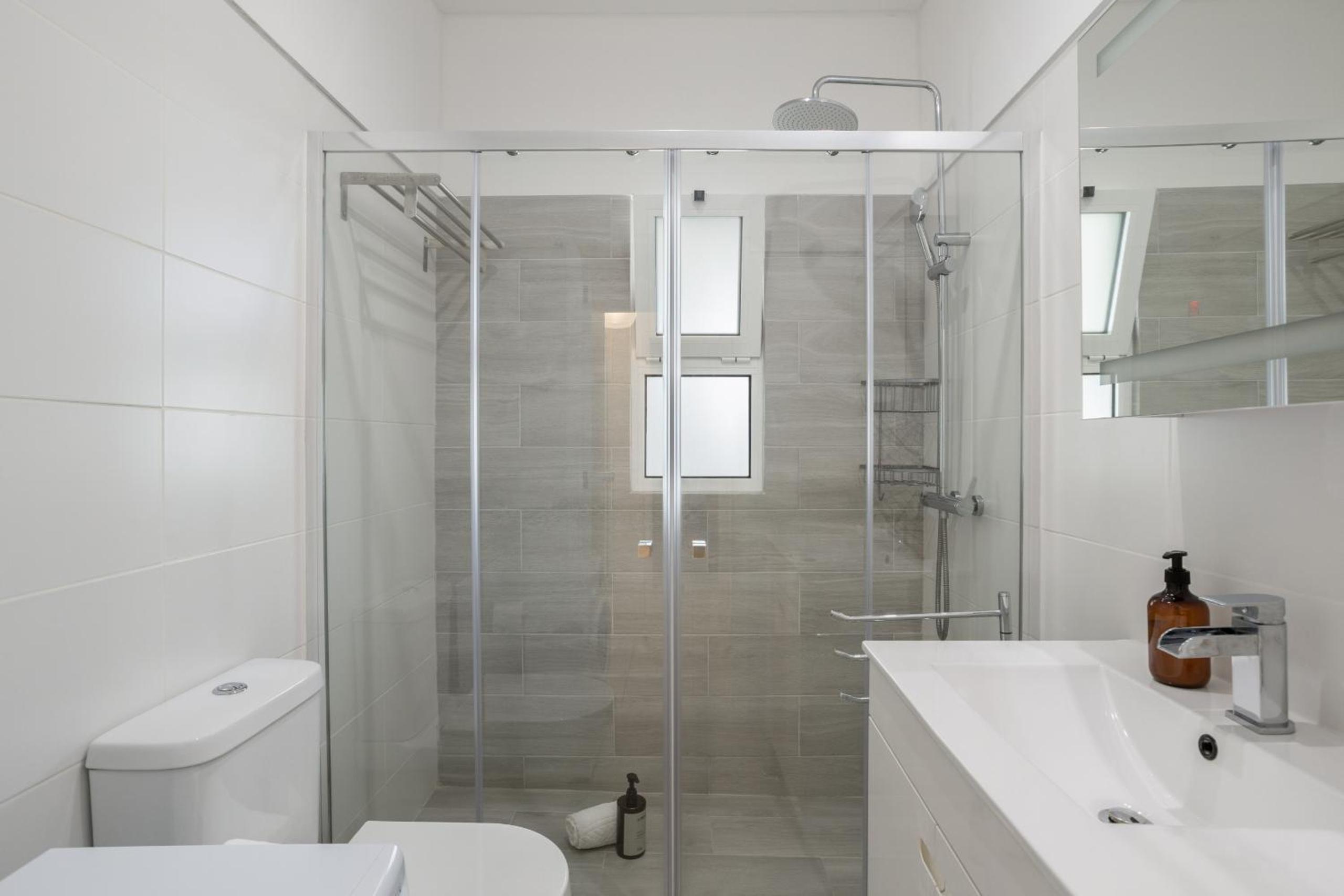 Sun & Sea Flat in Quarteira - Cozy Apartment Close to the Beach, by Hopstays