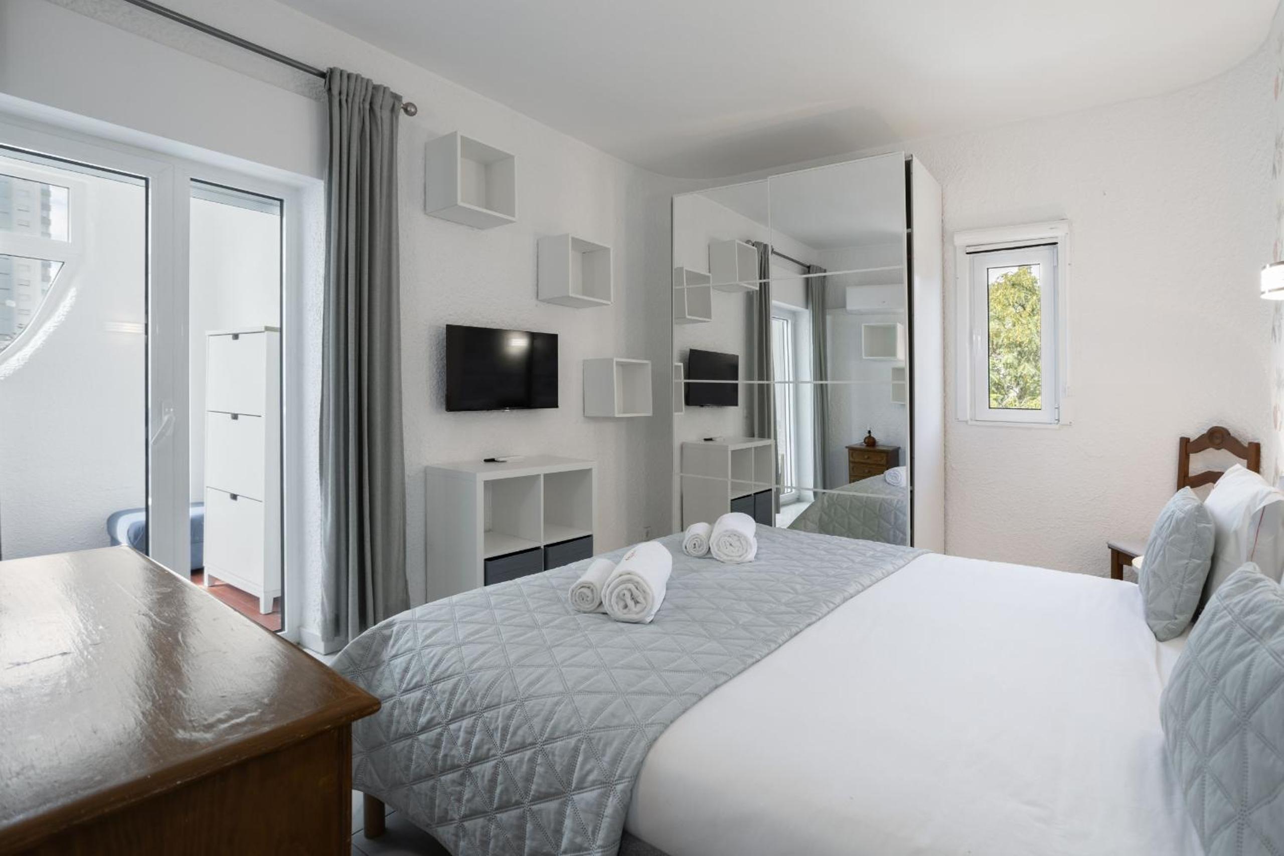 Sun & Sea Flat in Quarteira - Cozy Apartment Close to the Beach, by Hopstays