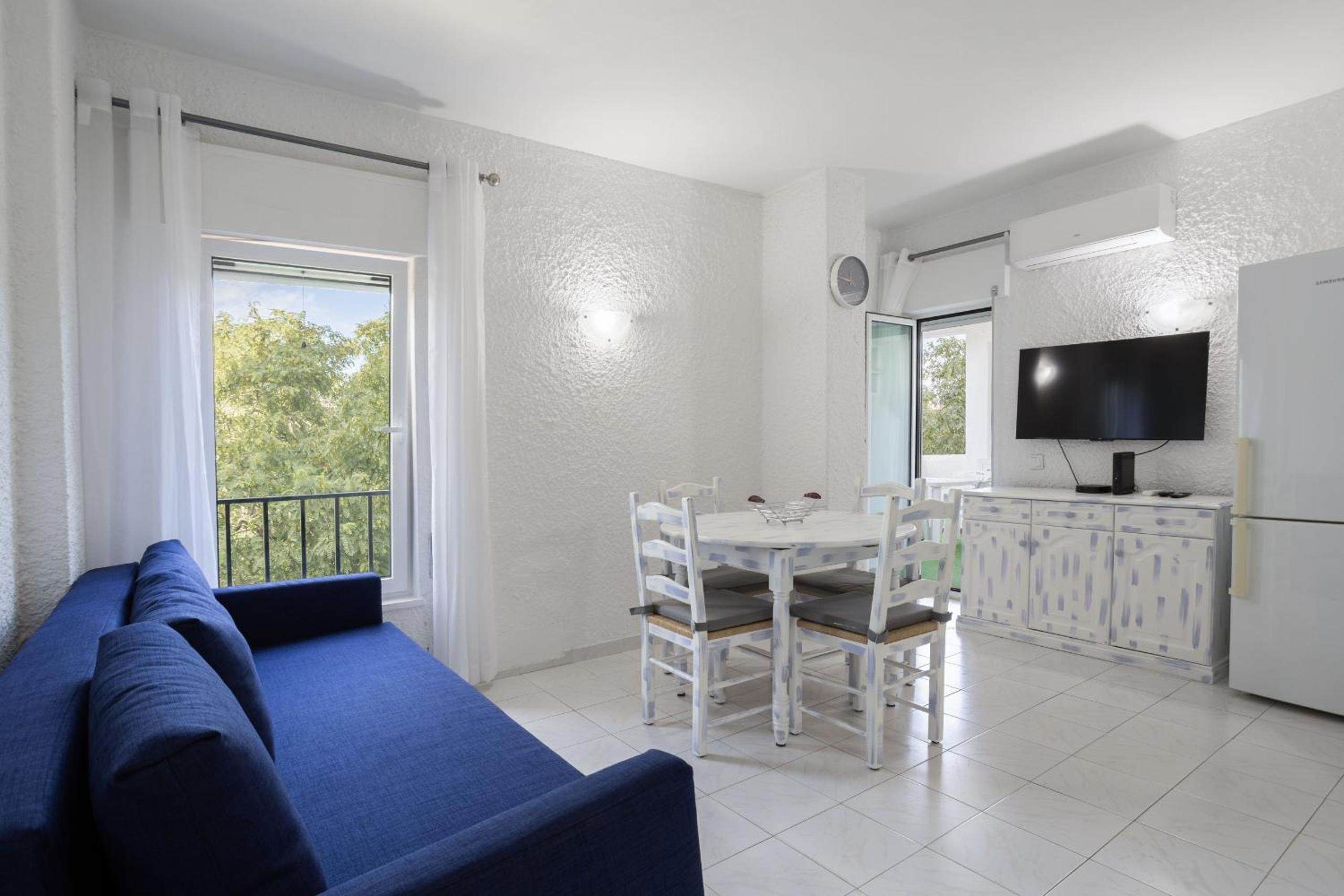 Sun & Sea Flat in Quarteira - Cozy Apartment Close to the Beach, by Hopstays