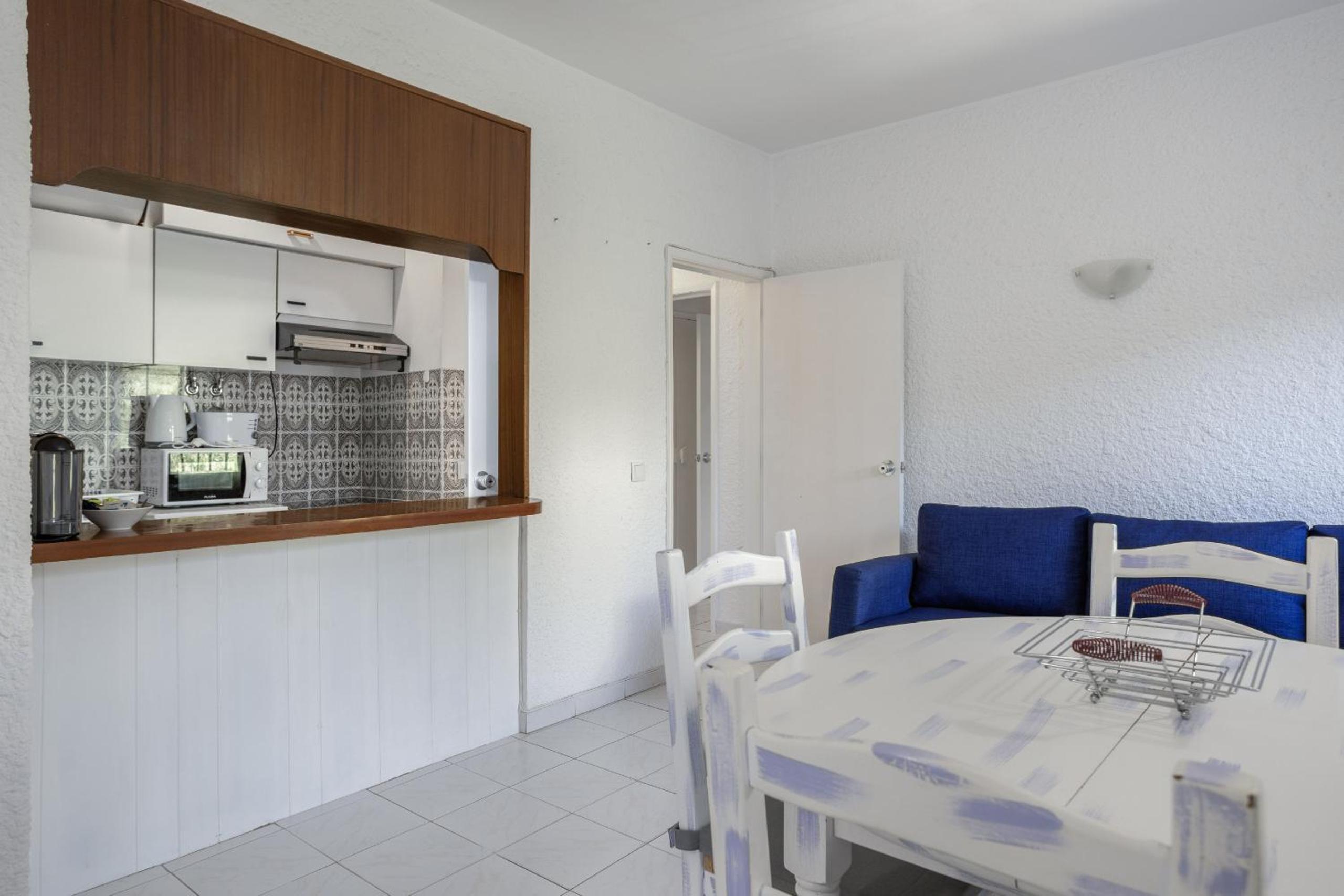 Sun & Sea Flat in Quarteira - Cozy Apartment Close to the Beach, by Hopstays