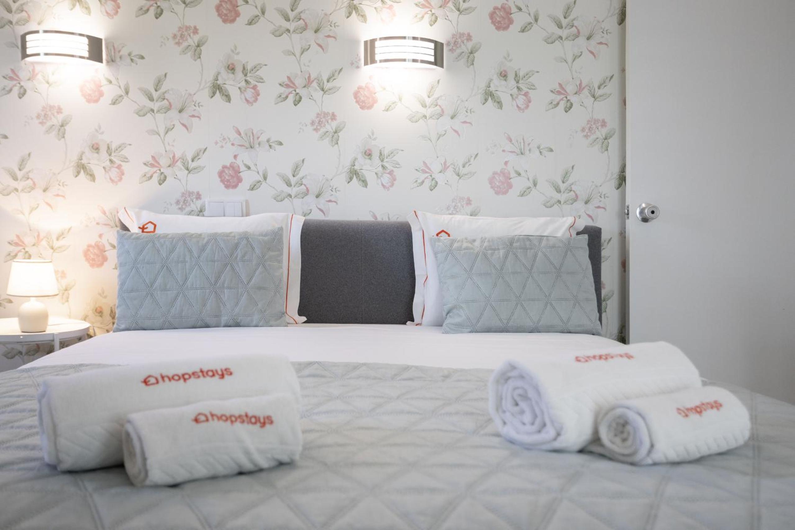 Sun & Sea Flat in Quarteira - Cozy Apartment Close to the Beach, by Hopstays