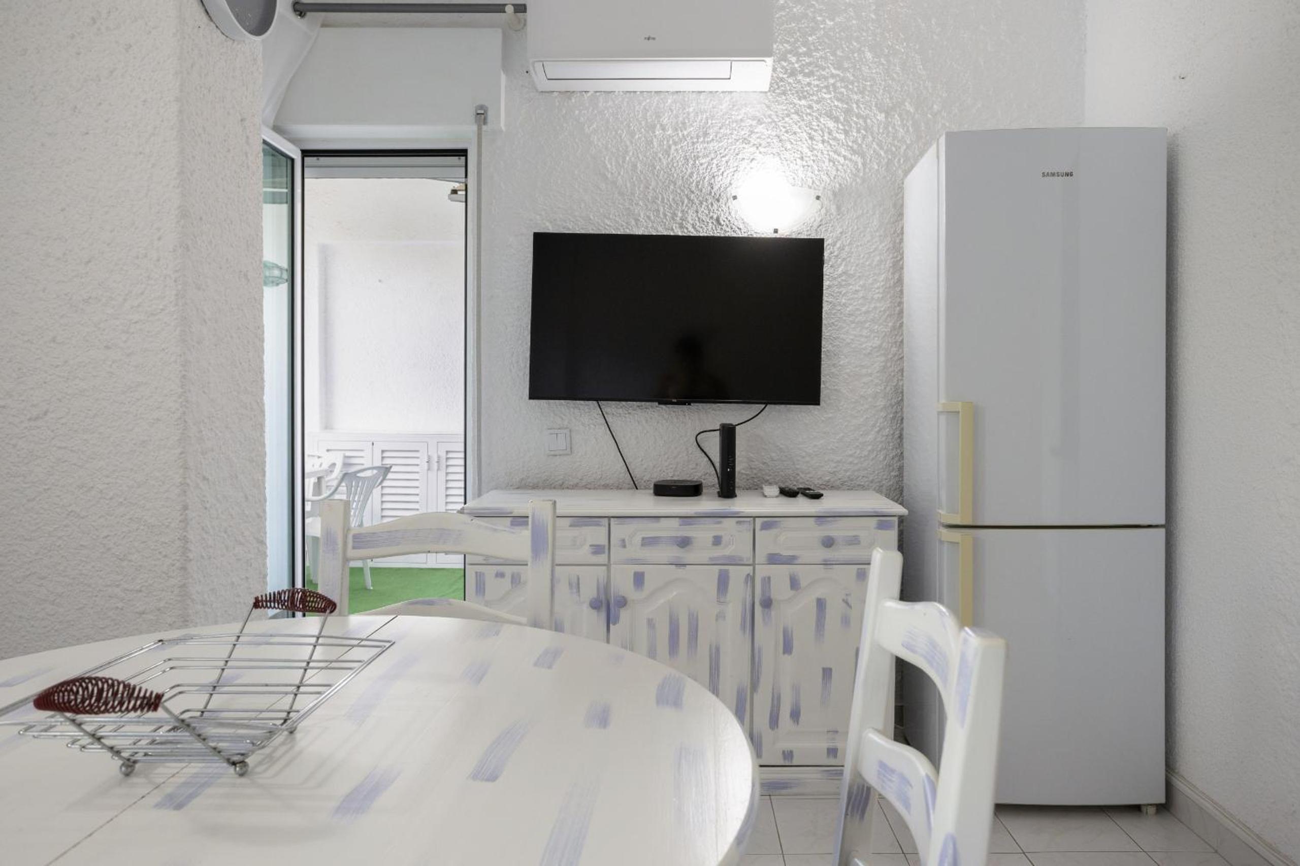 Sun & Sea Flat in Quarteira - Cozy Apartment Close to the Beach, by Hopstays