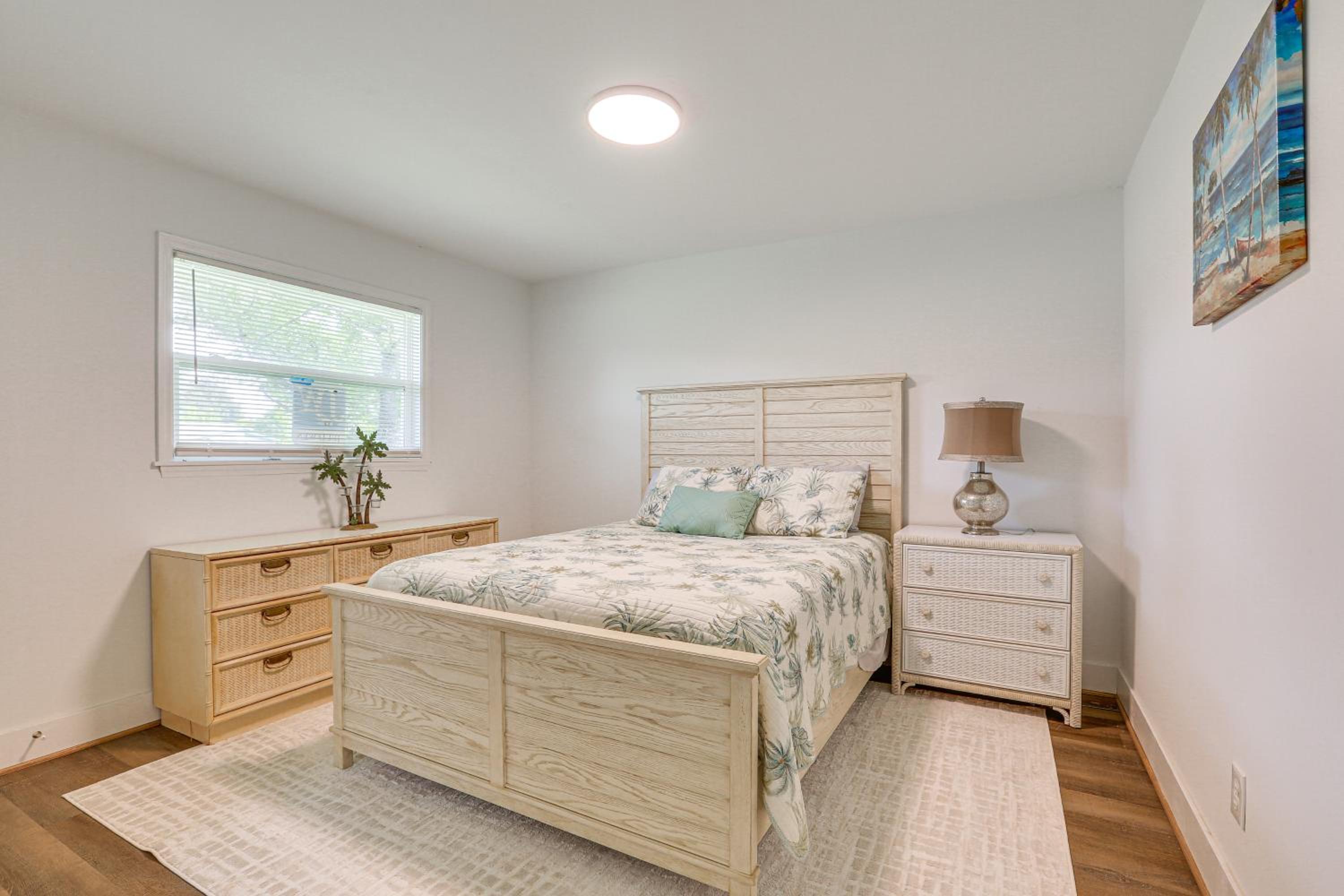 Pet-Friendly Duplex with Front Yard in Fort Myers!