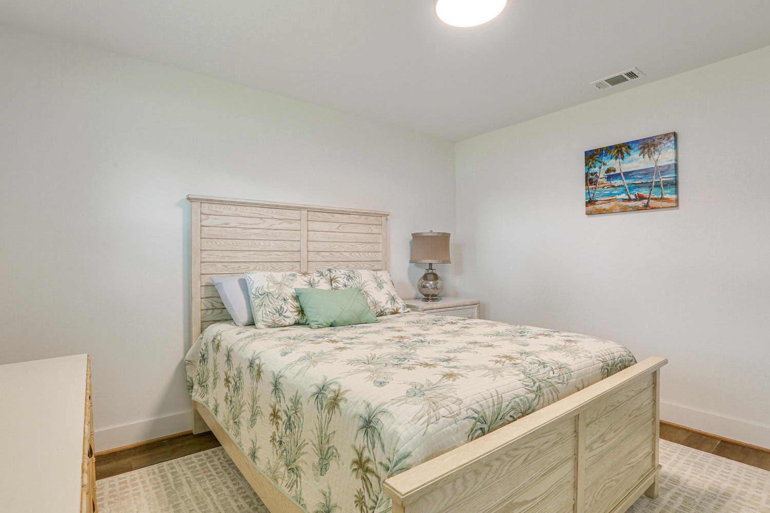 Pet-Friendly Duplex with Front Yard in Fort Myers!