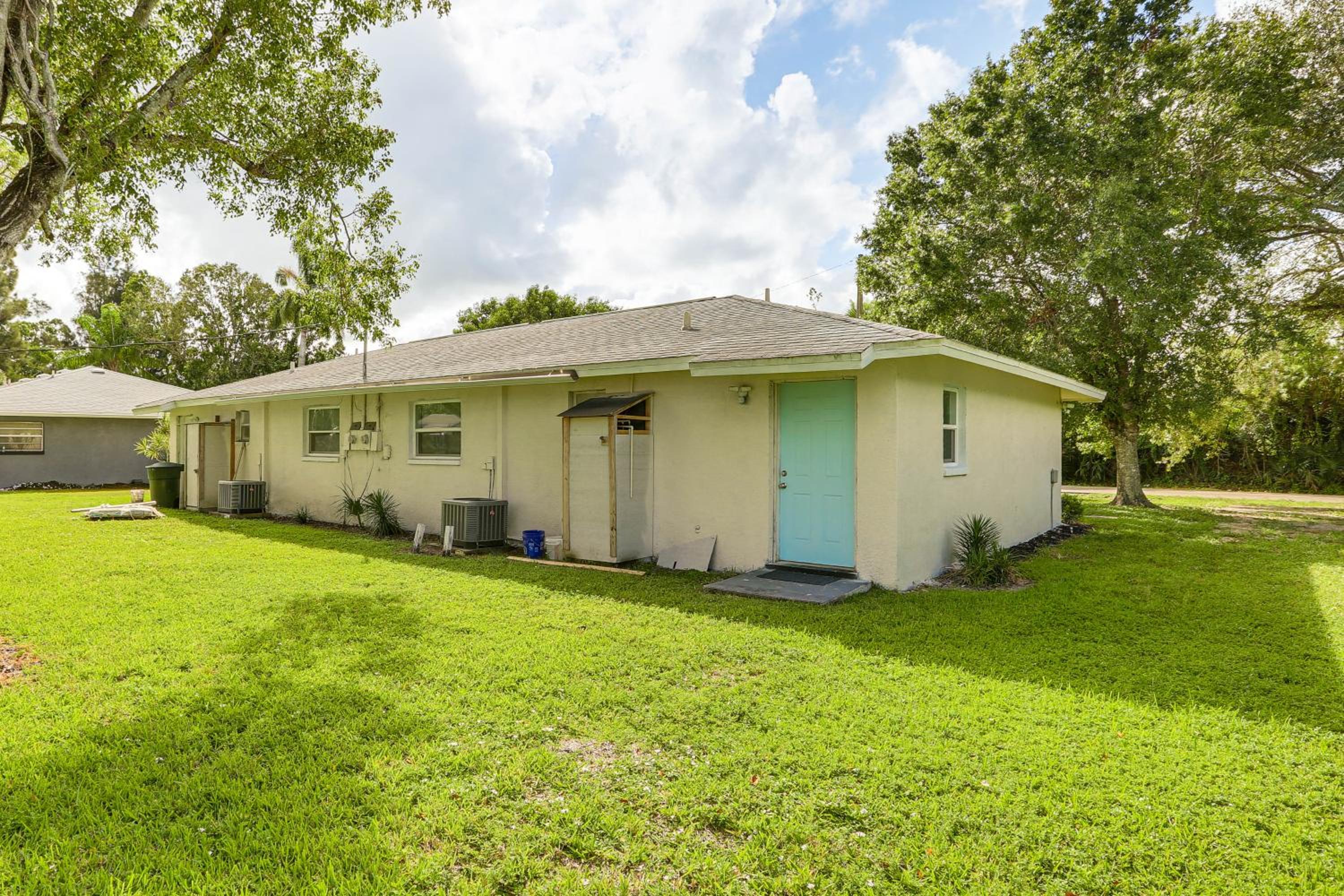 Pet-Friendly Duplex with Front Yard in Fort Myers!