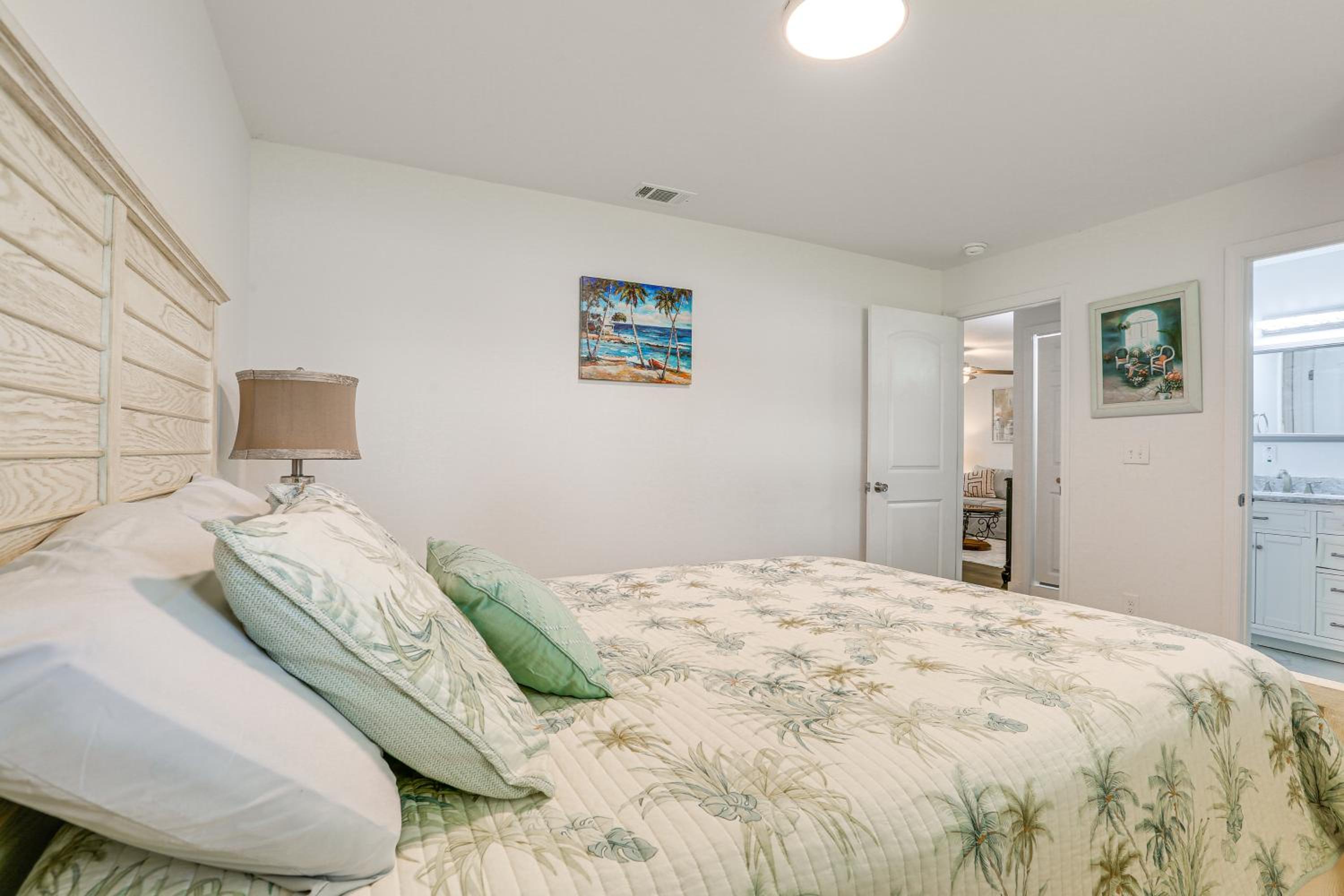 Pet-Friendly Duplex with Front Yard in Fort Myers!