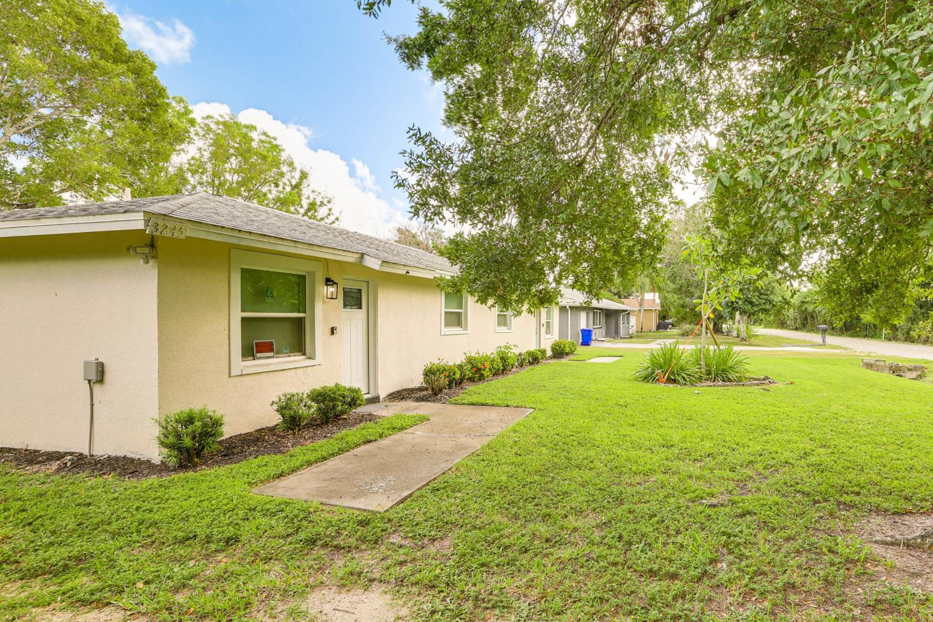 Pet-Friendly Duplex with Front Yard in Fort Myers!