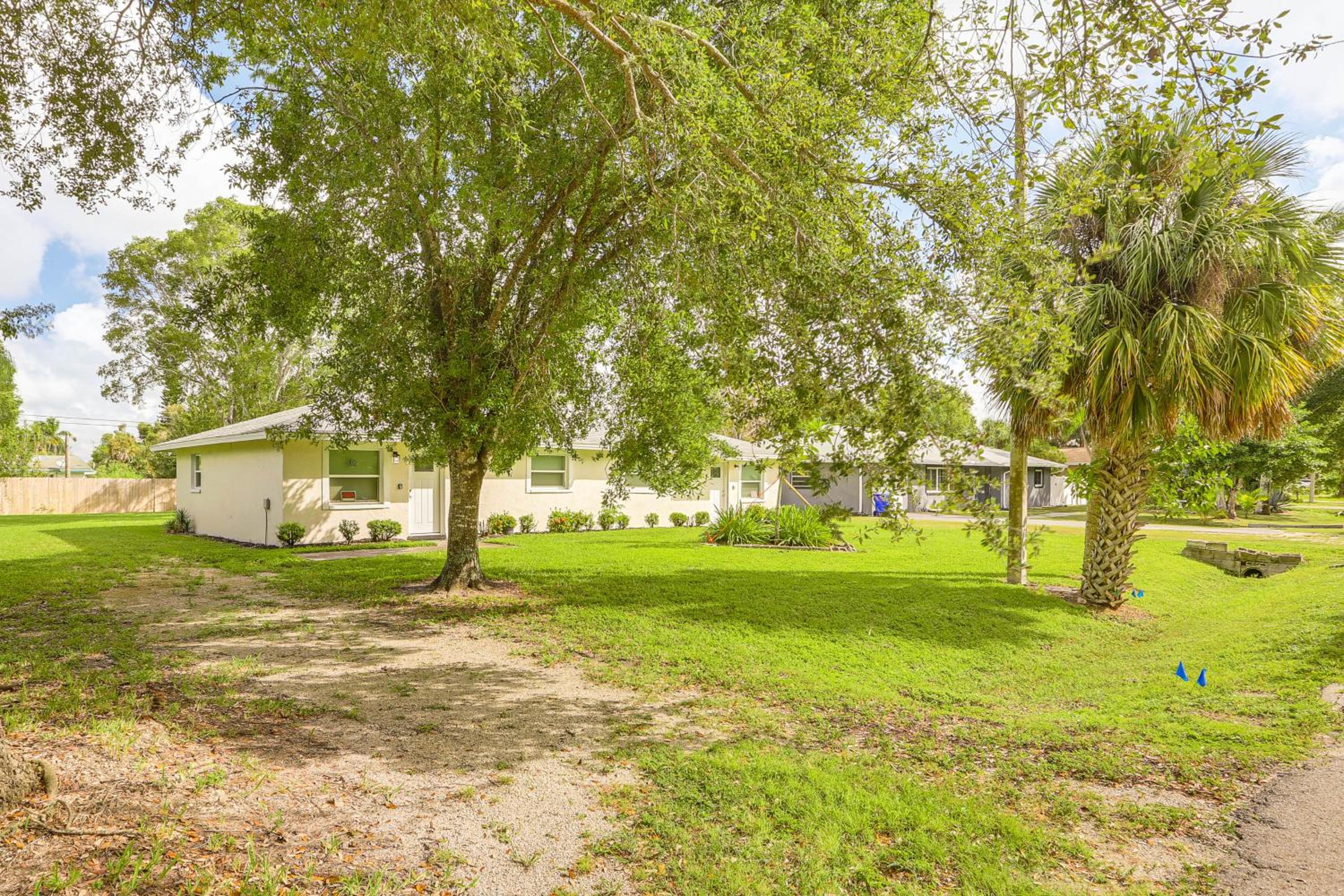 Pet-Friendly Duplex with Front Yard in Fort Myers!
