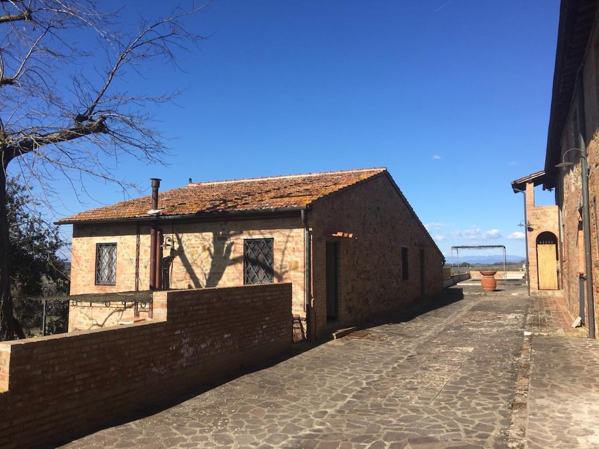 2 Br,1bath with 2 AC units, garden apt in Chianti!
