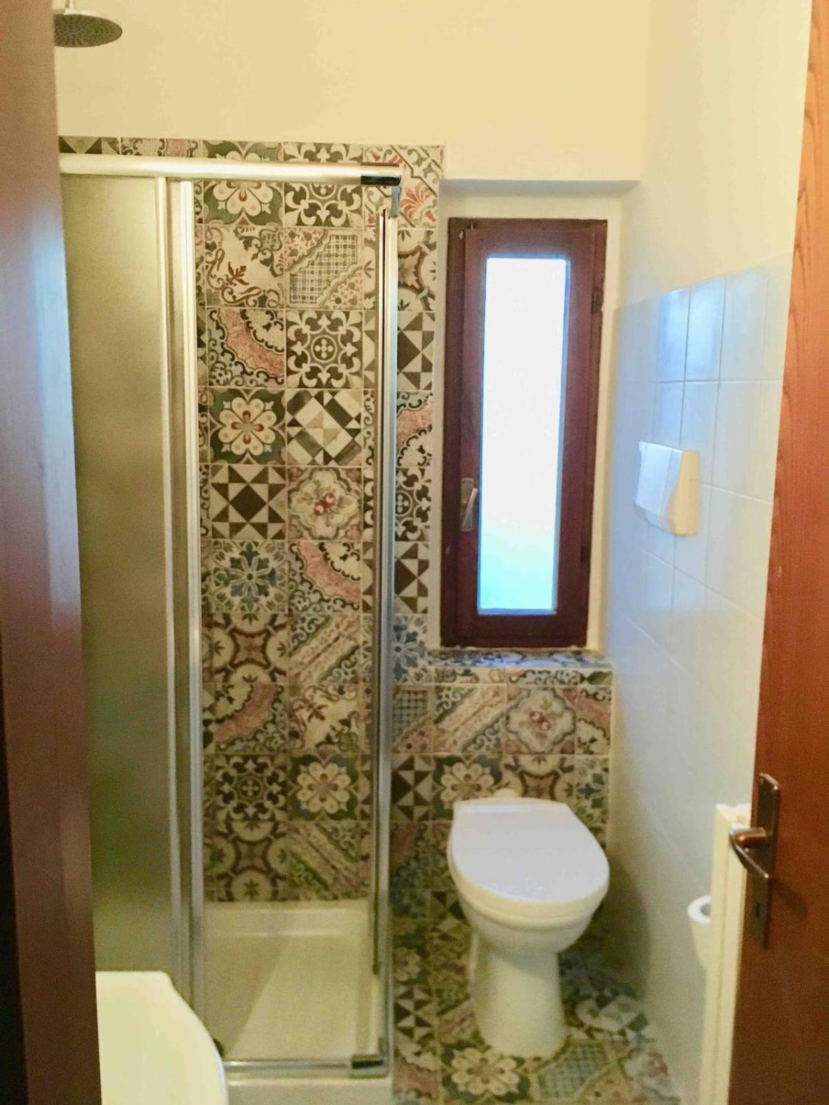 2 Br,1bath with 2 AC units, garden apt in Chianti!