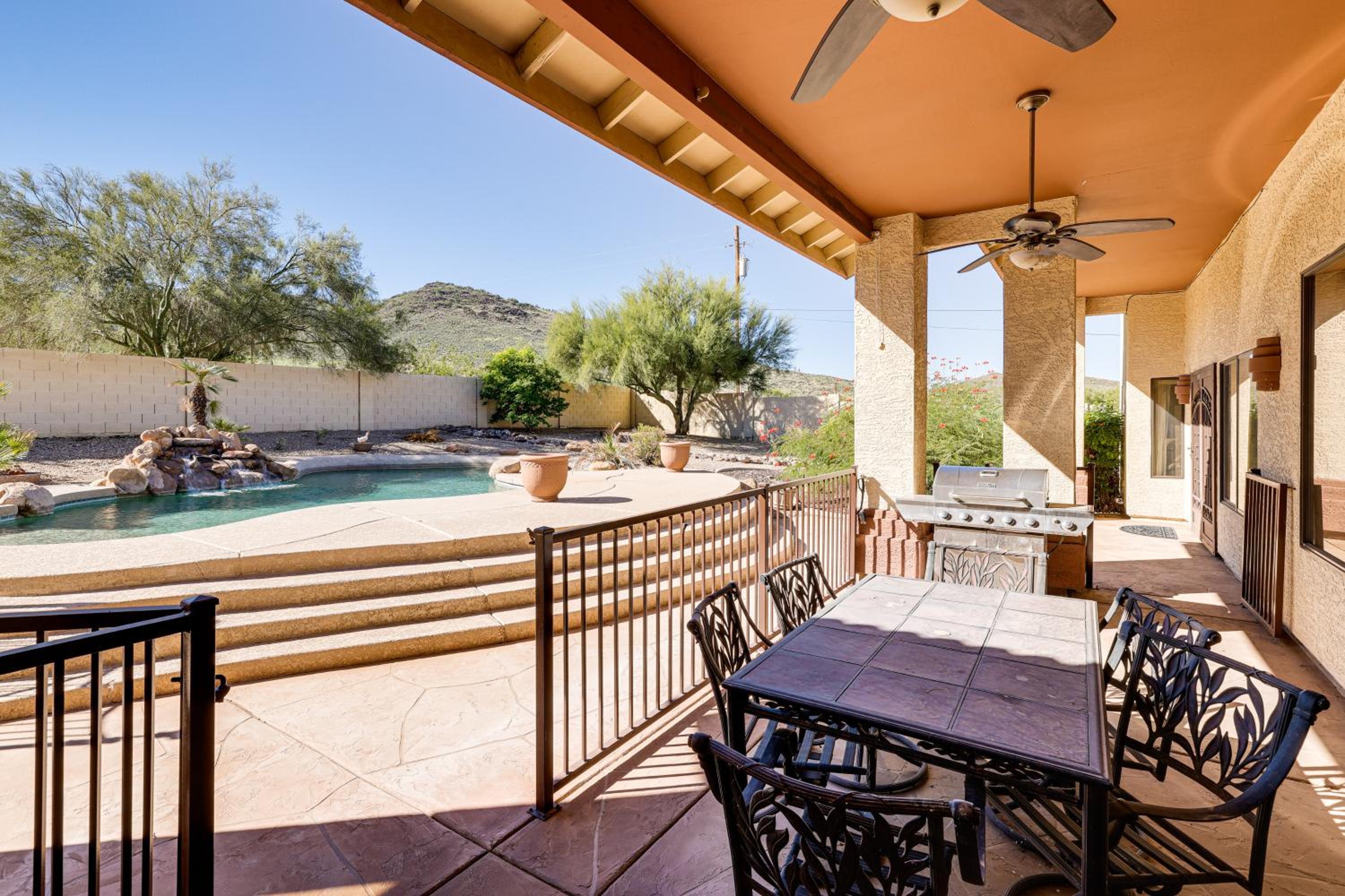 Groups Welcome! Home with Pool and Patio in N Phoenix
