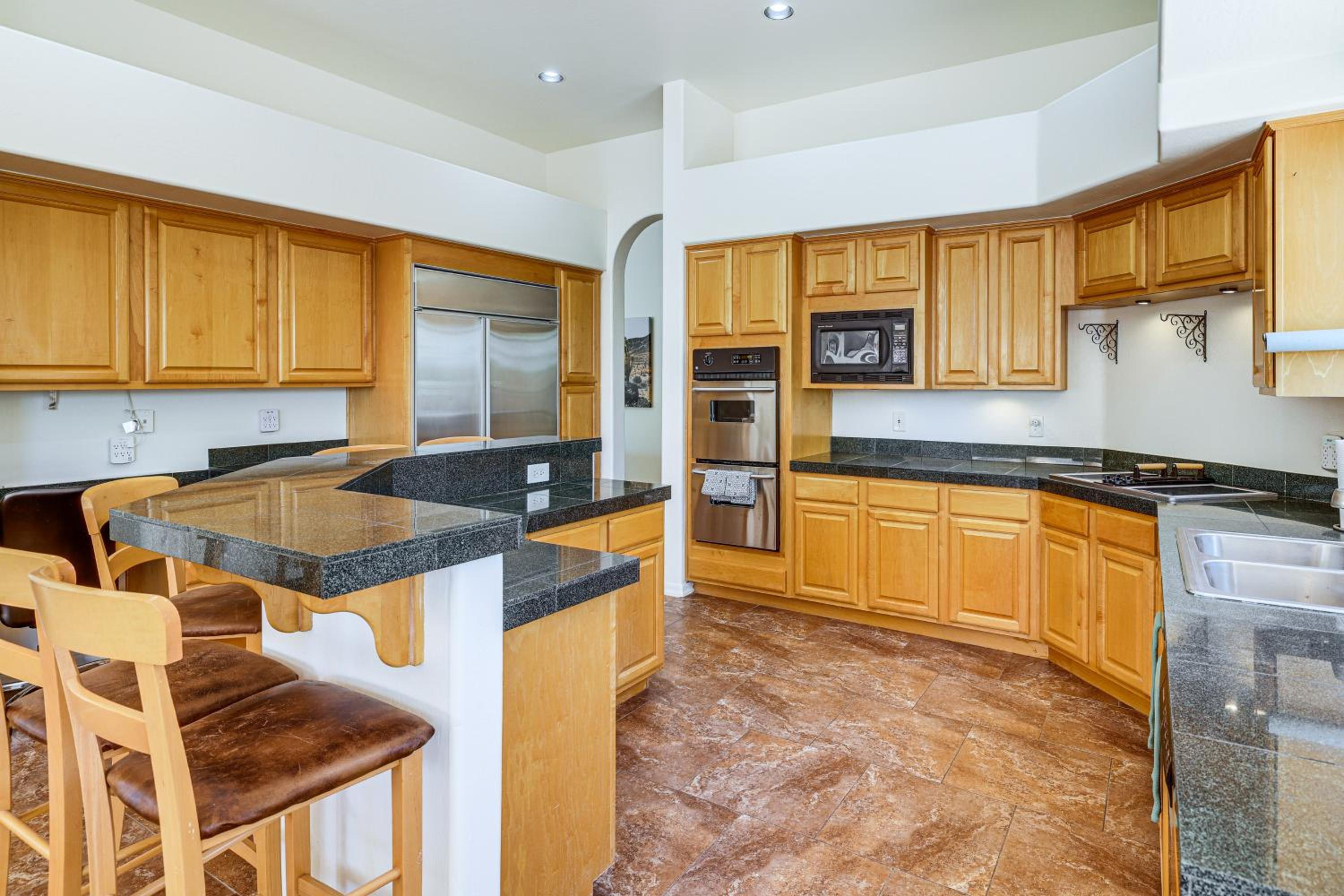 Groups Welcome! Home with Pool and Patio in N Phoenix