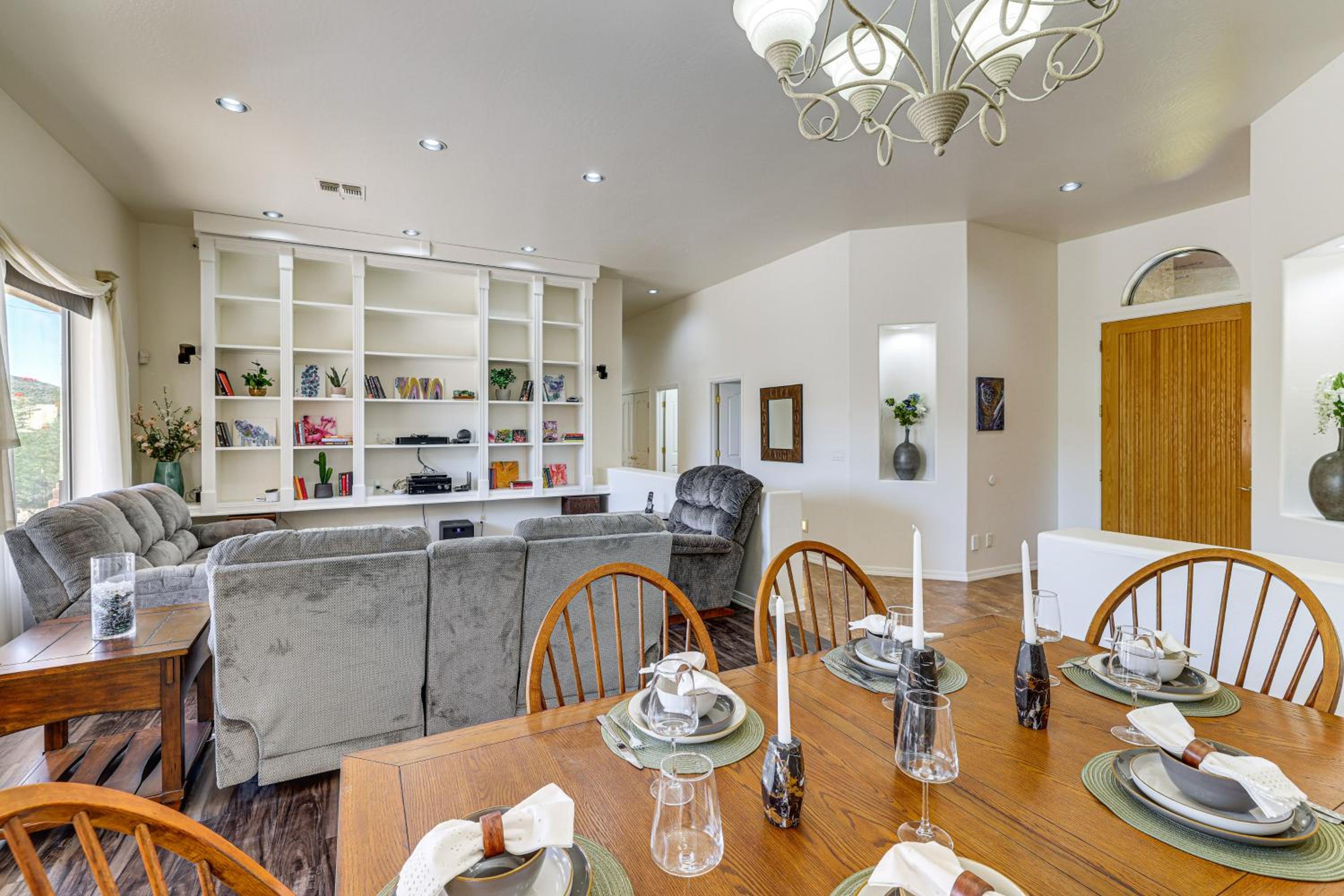 Groups Welcome! Home with Pool and Patio in N Phoenix