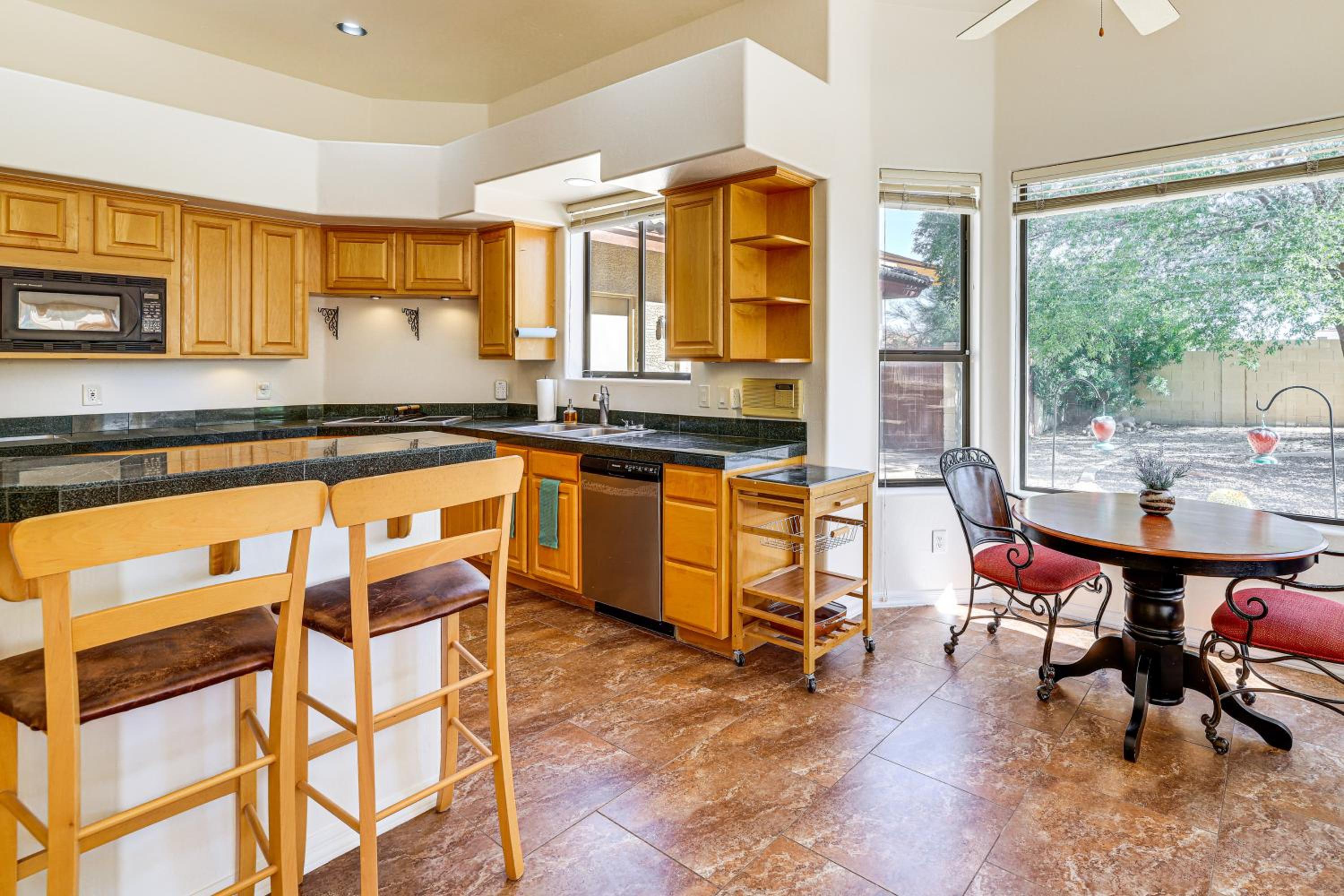 Groups Welcome! Home with Pool and Patio in N Phoenix