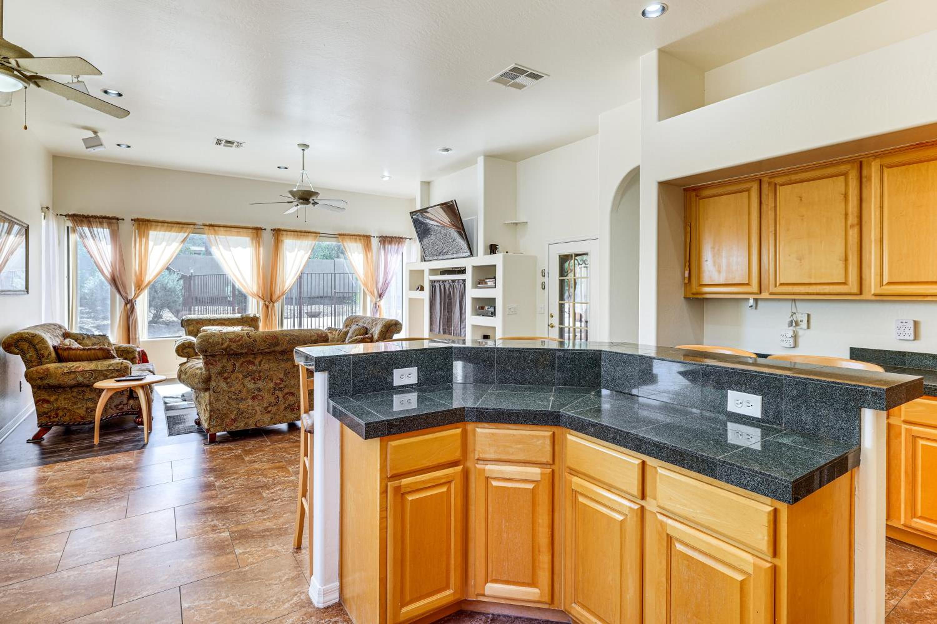 Groups Welcome! Home with Pool and Patio in N Phoenix