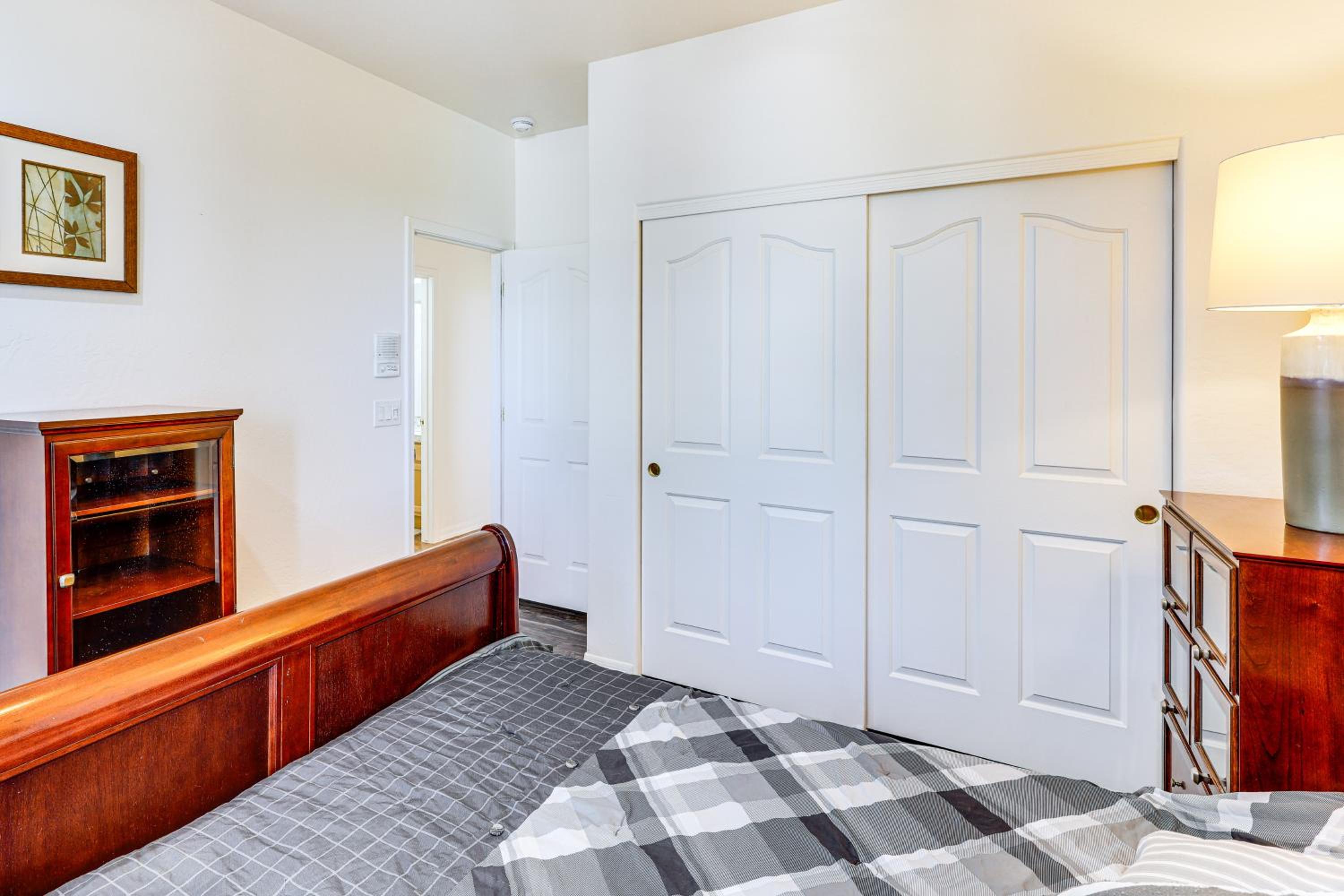Groups Welcome! Home with Pool and Patio in N Phoenix